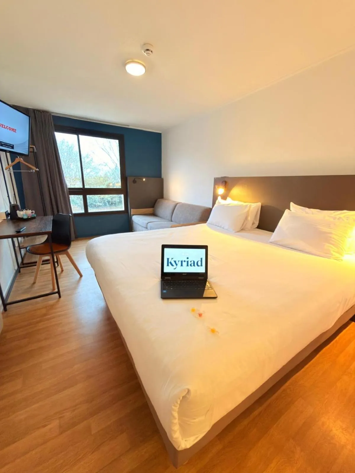 Triple Room (1 Double Bed + 1 Single Bed) - single occupancy in Kyriad Blois Sud - Vineuil