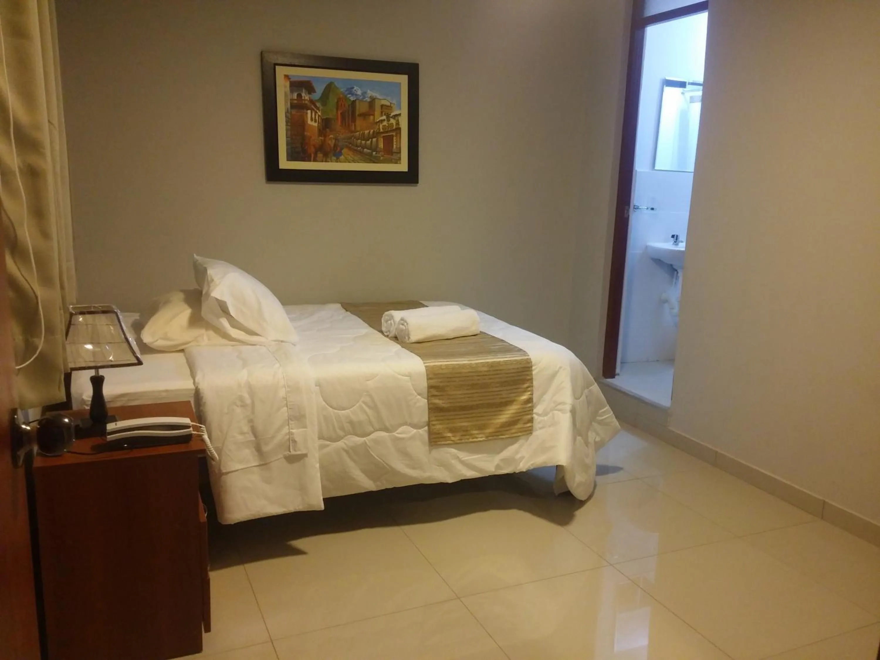 Shower, Bed in PiscoMar Peru