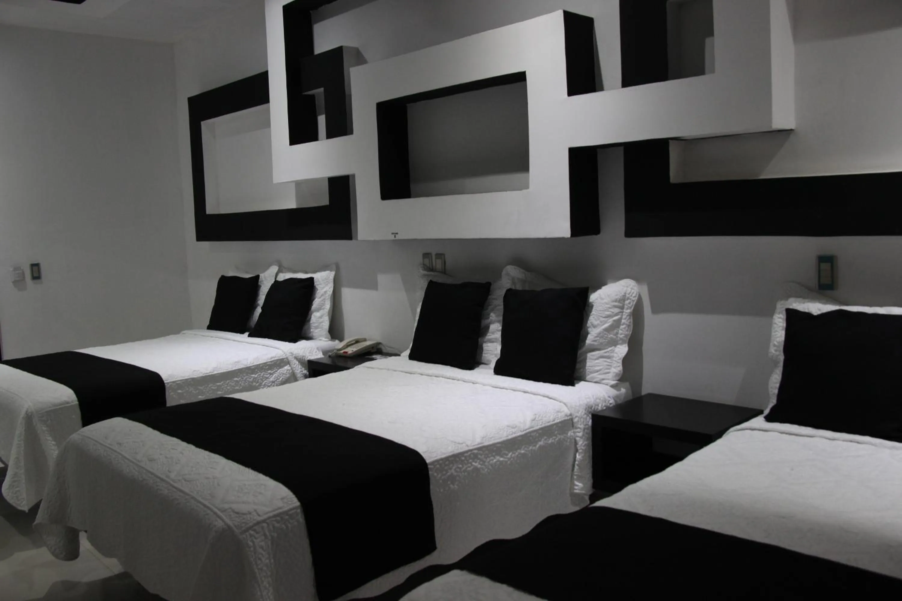 Photo of the whole room in Hotel Dluxe