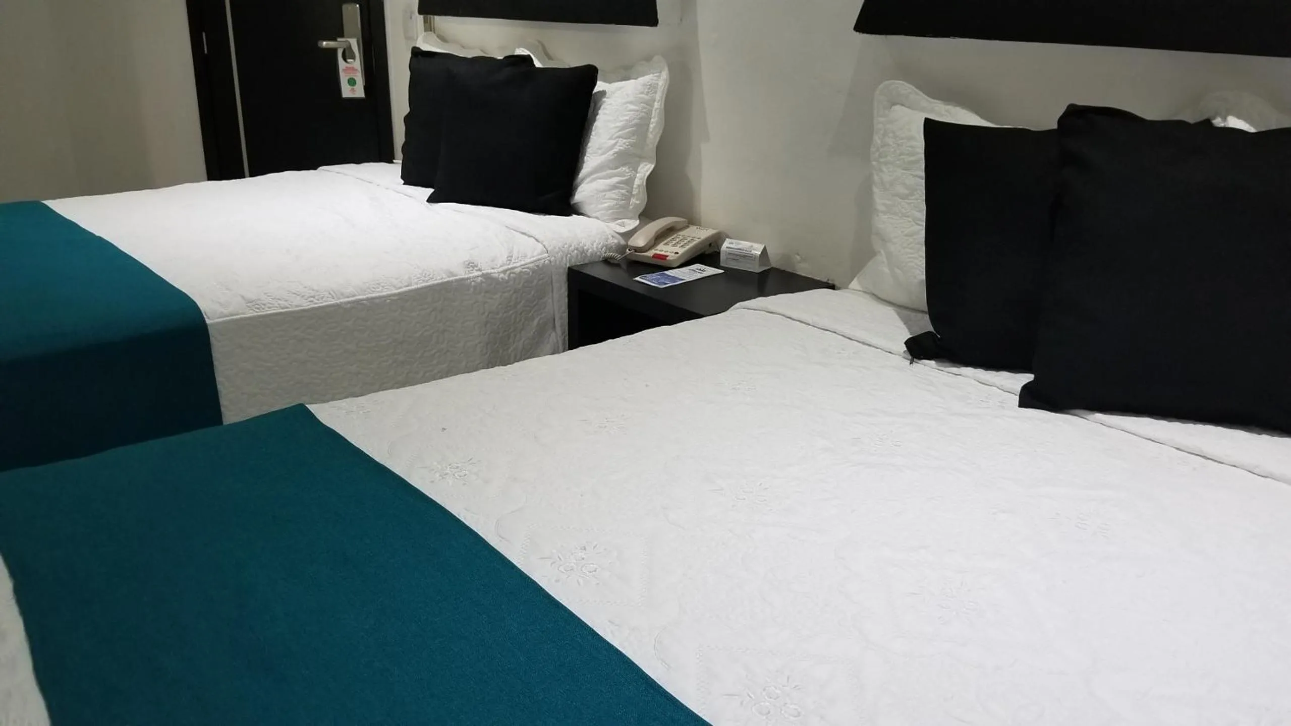 Photo of the whole room in Hotel Dluxe