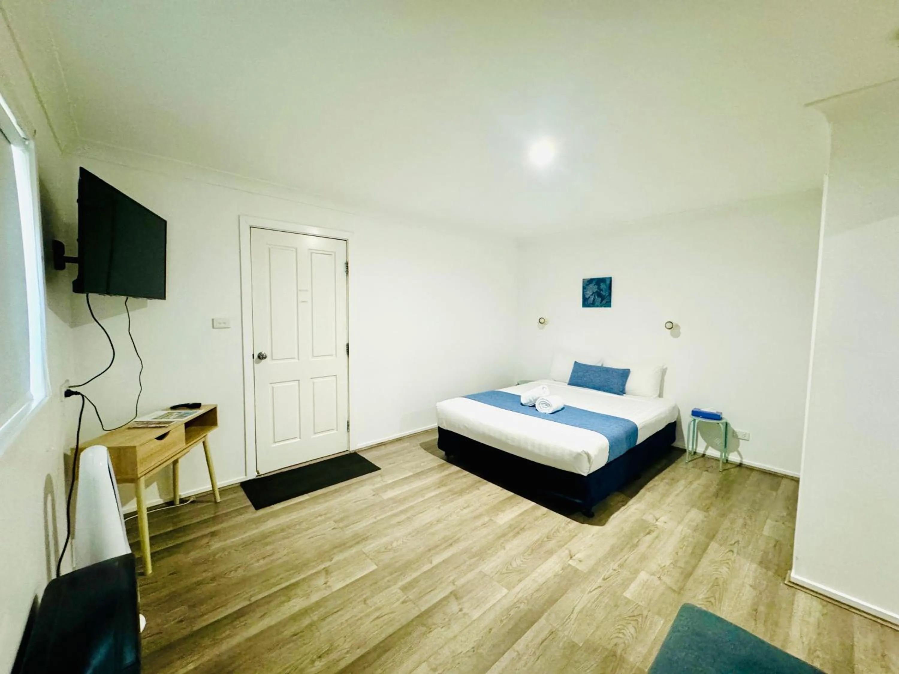 Bedroom, Bed in Junee Motor Inn