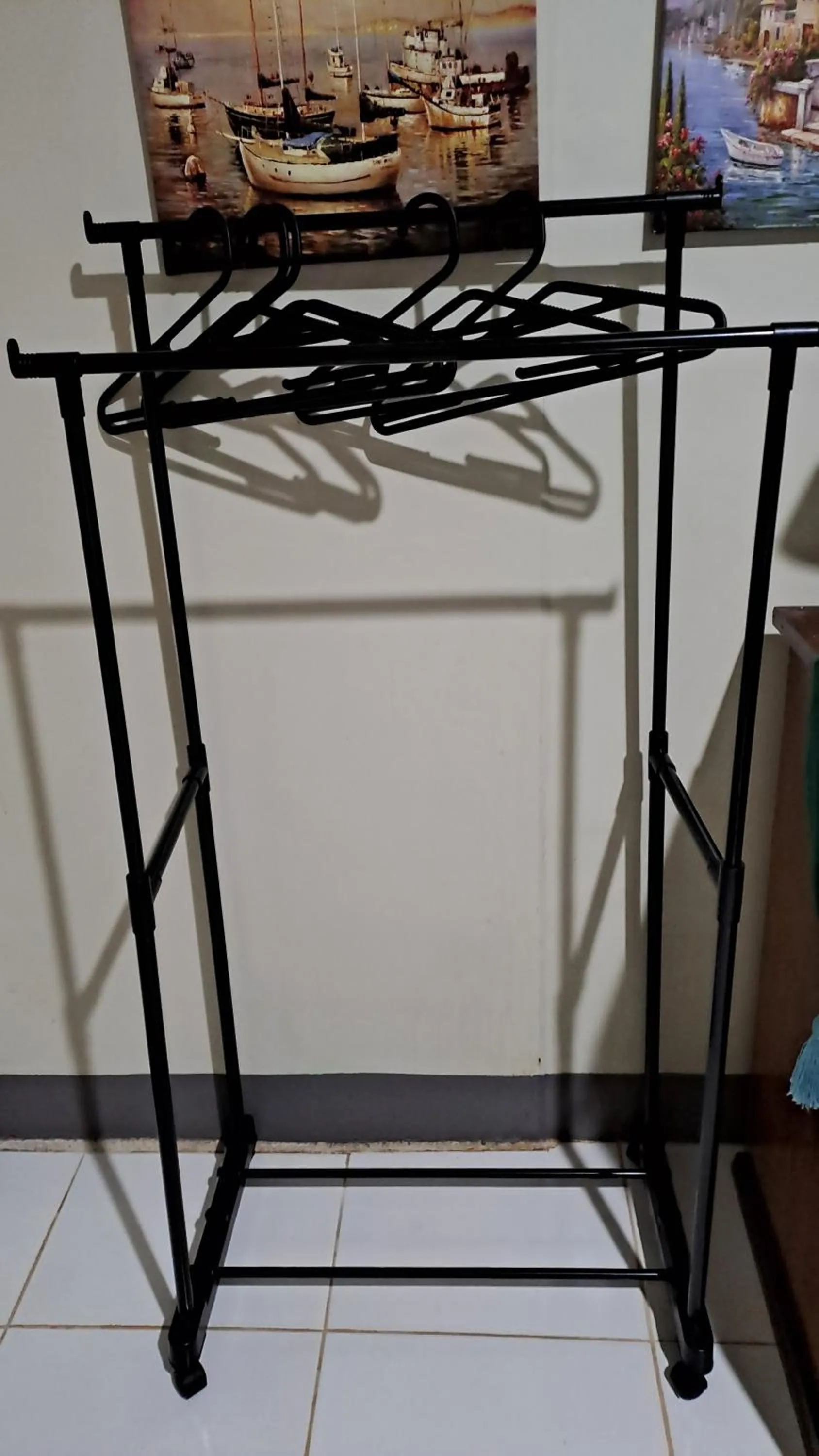 wardrobe in Dalinda's Homestay