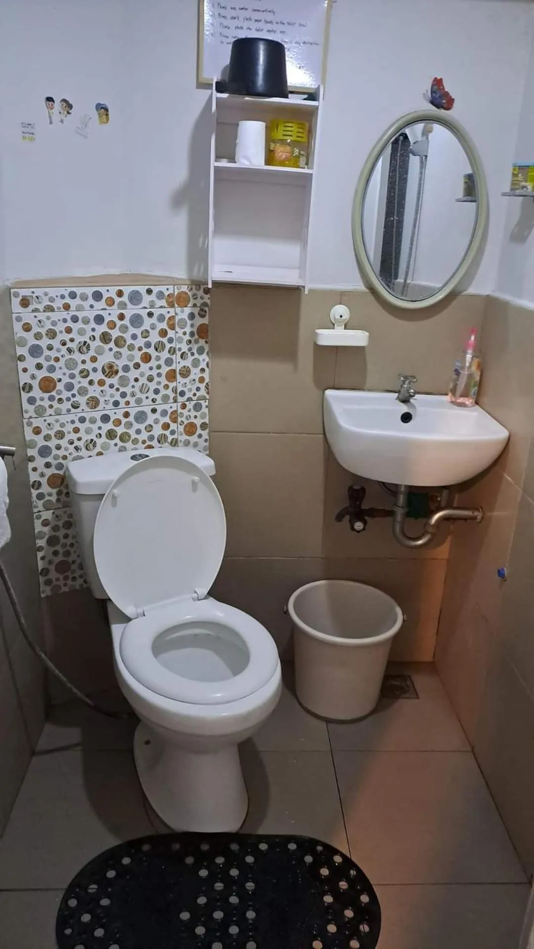 Bathroom in Dalinda's Homestay