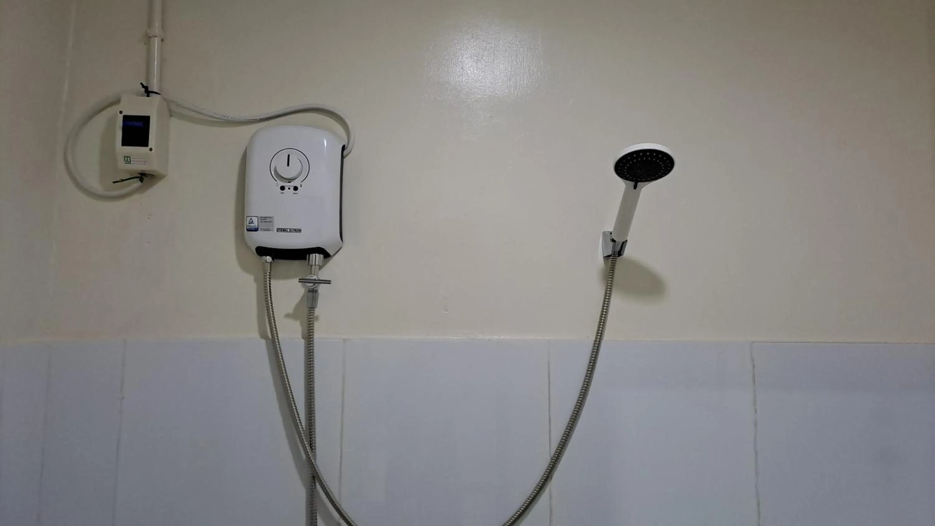 Shower in Dalinda's Homestay