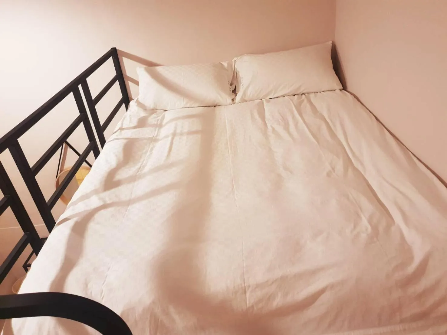 Bed in Tainan Little Day