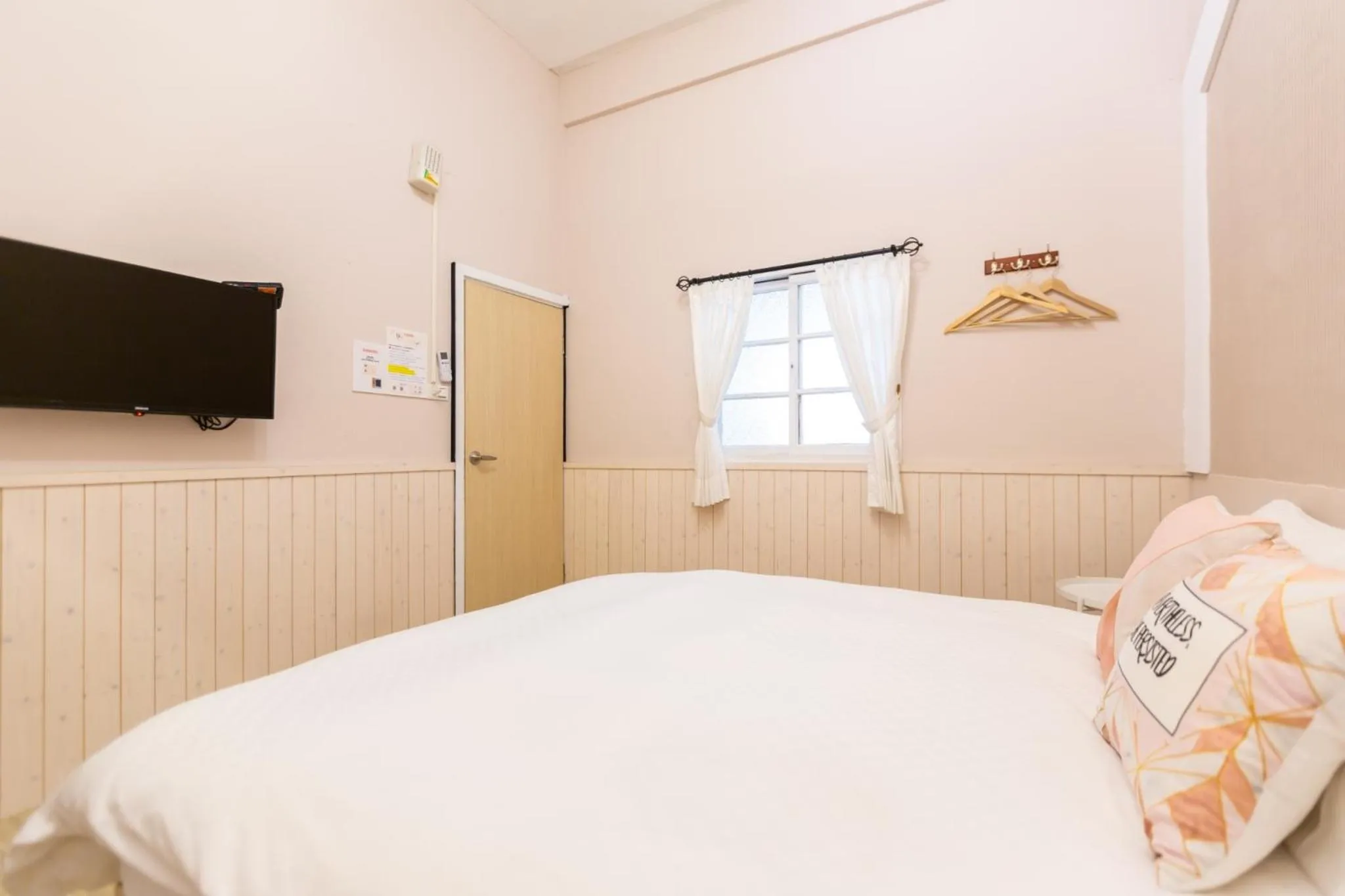 Bed in Tainan Little Day