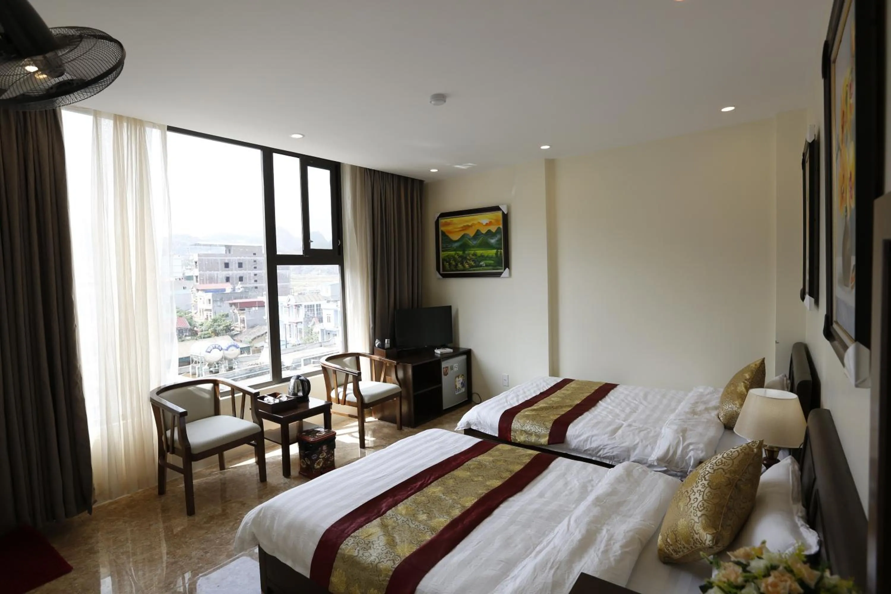 Bedroom, Bed in Hoang Ngoc Hotel