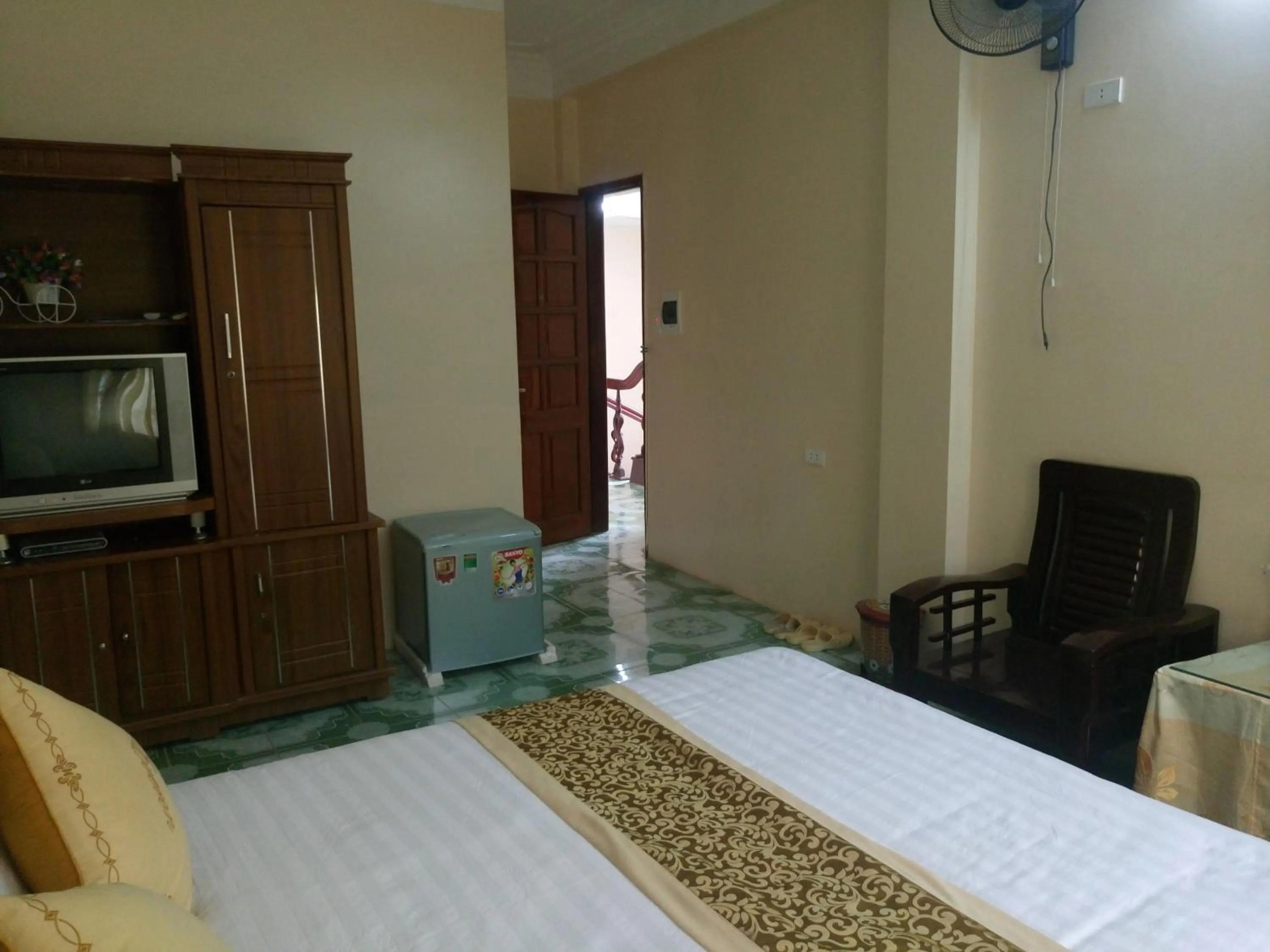 Bedroom, Bed in Hoang Ngoc Hotel