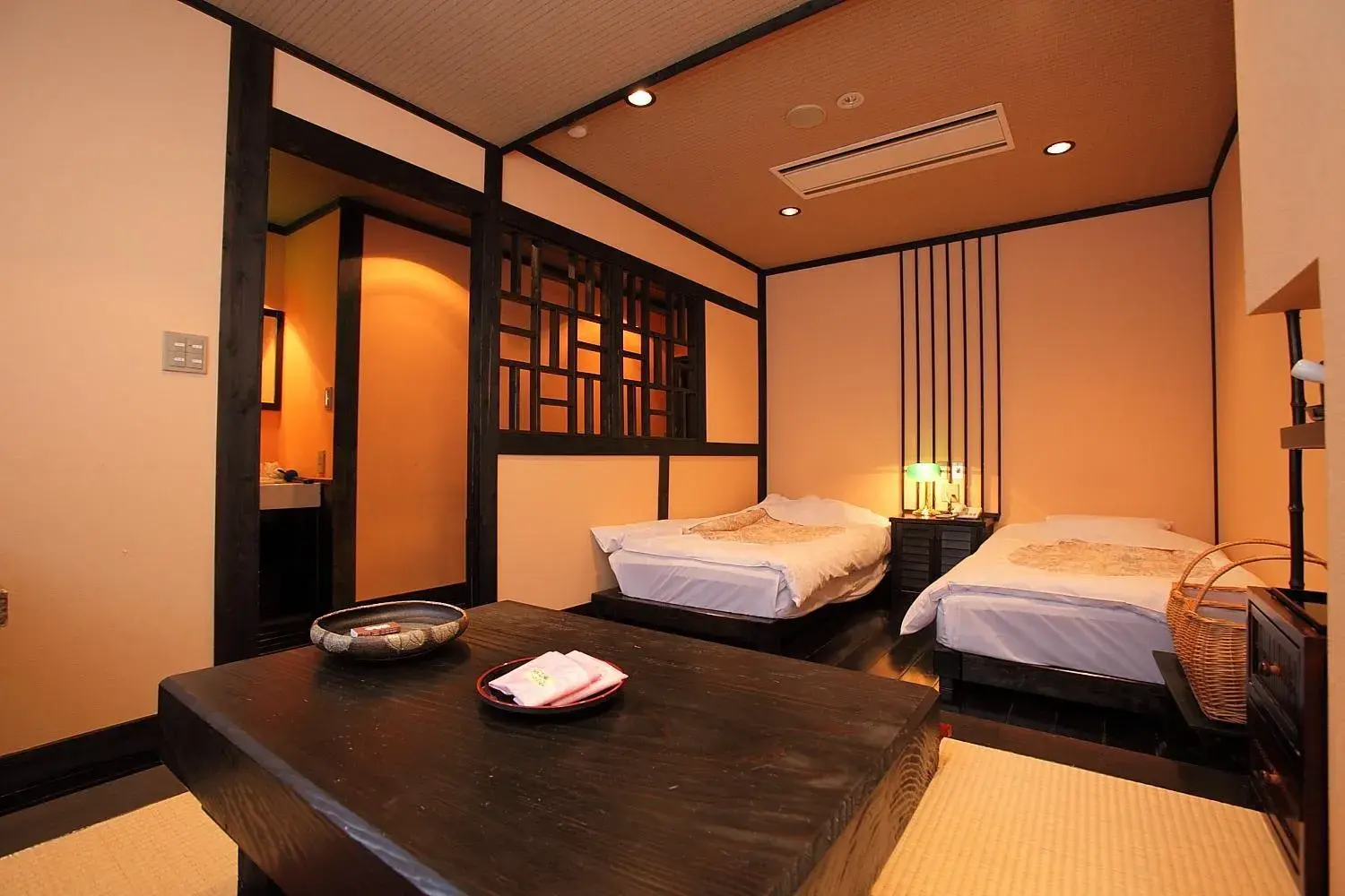 Twin Room 306 in Ryokan Yamanoyu Twin Room 306 in Ryokan Yamanoyu