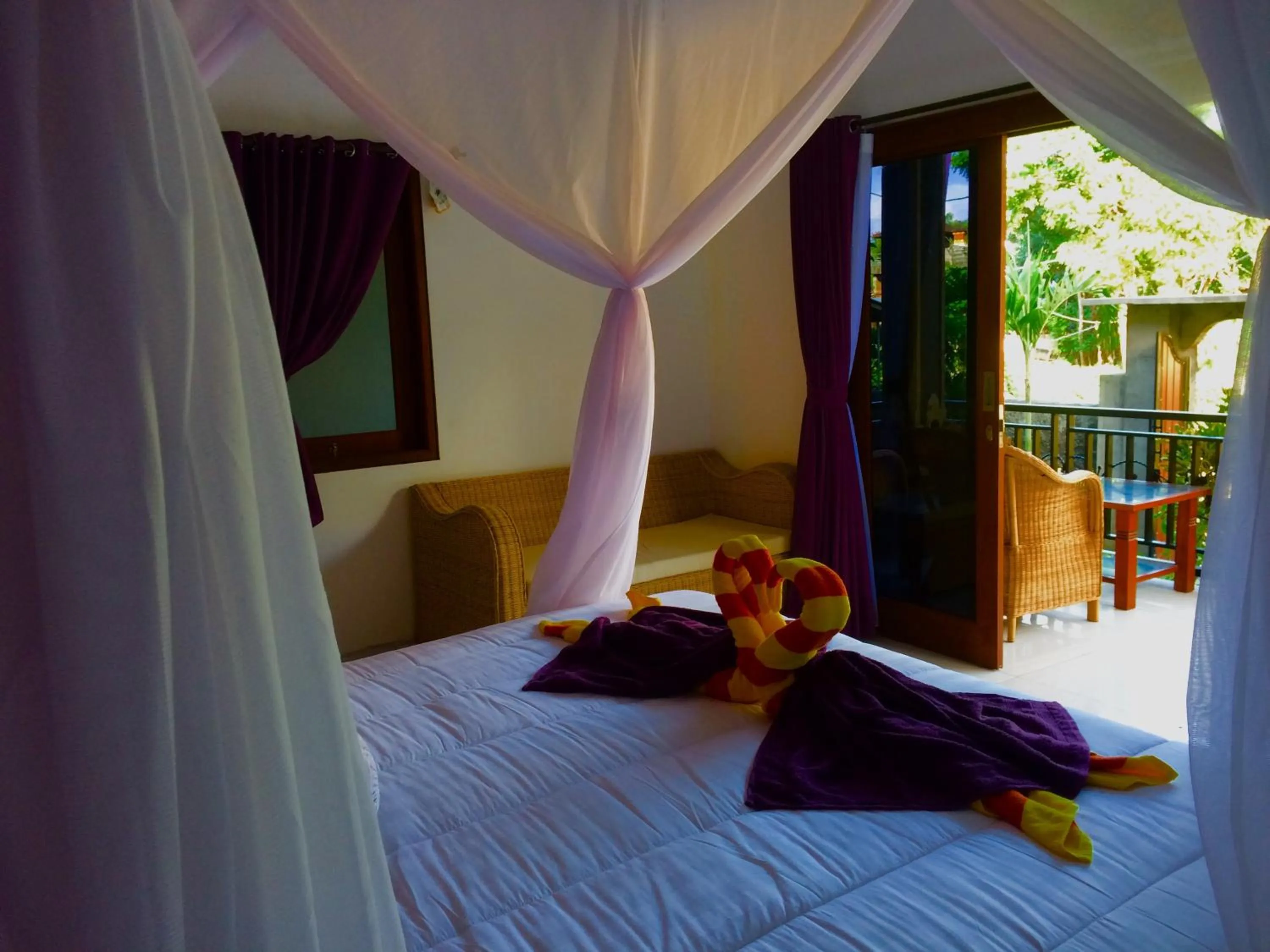 Day, Bed in Amed Romance House