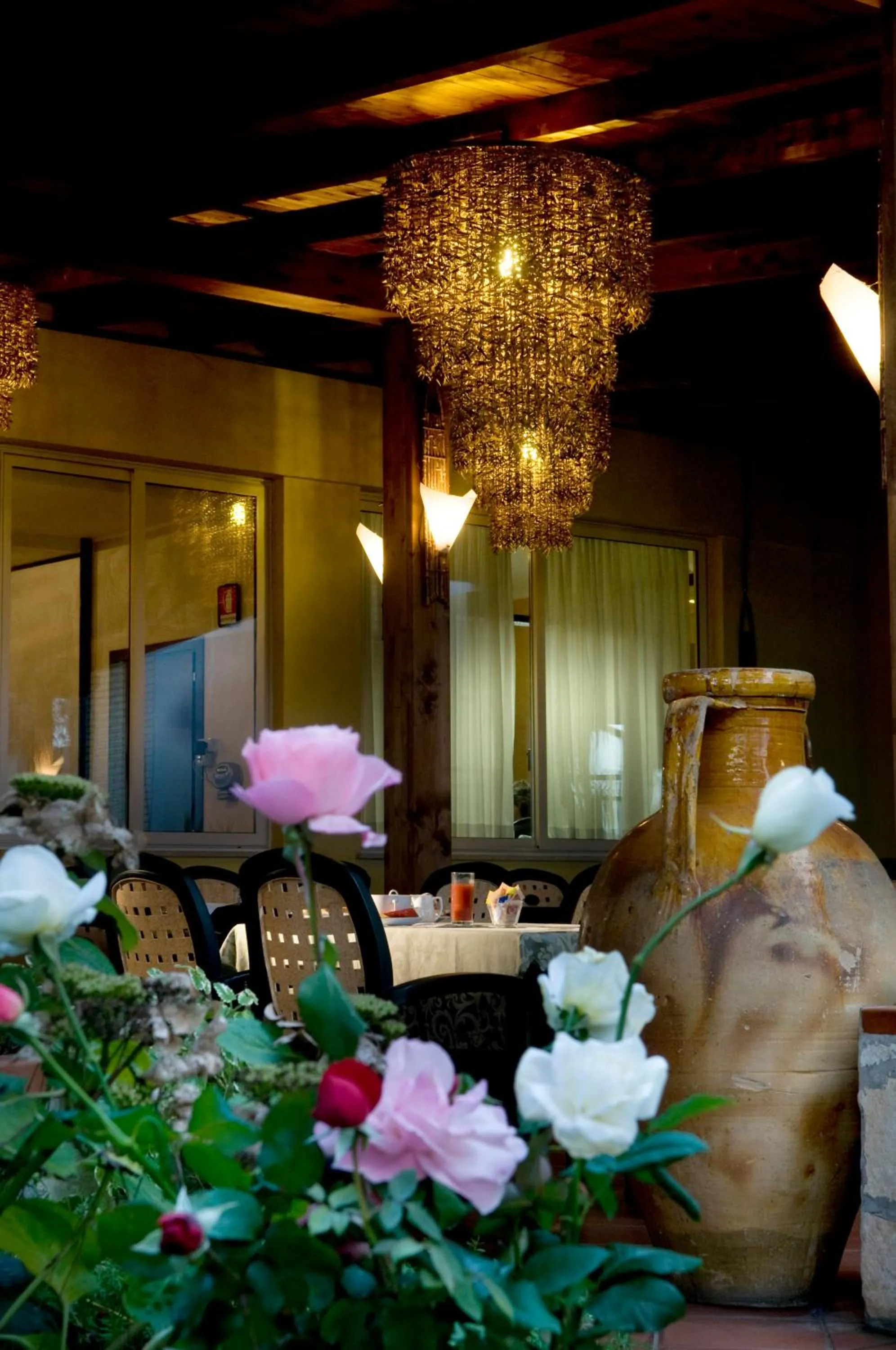 Restaurant/places to eat in Park Hotel