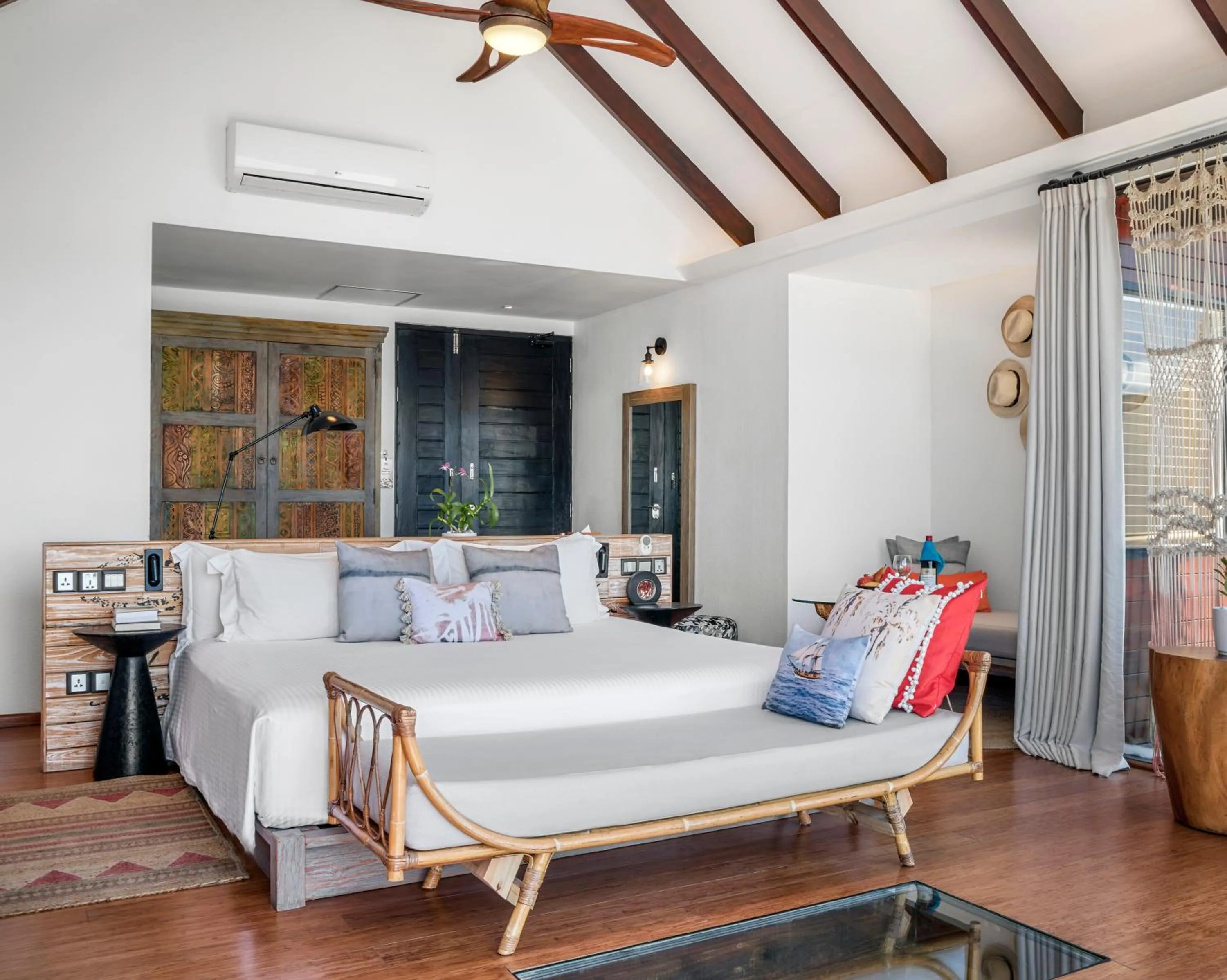 Bed in Grand Park Kodhipparu Maldives