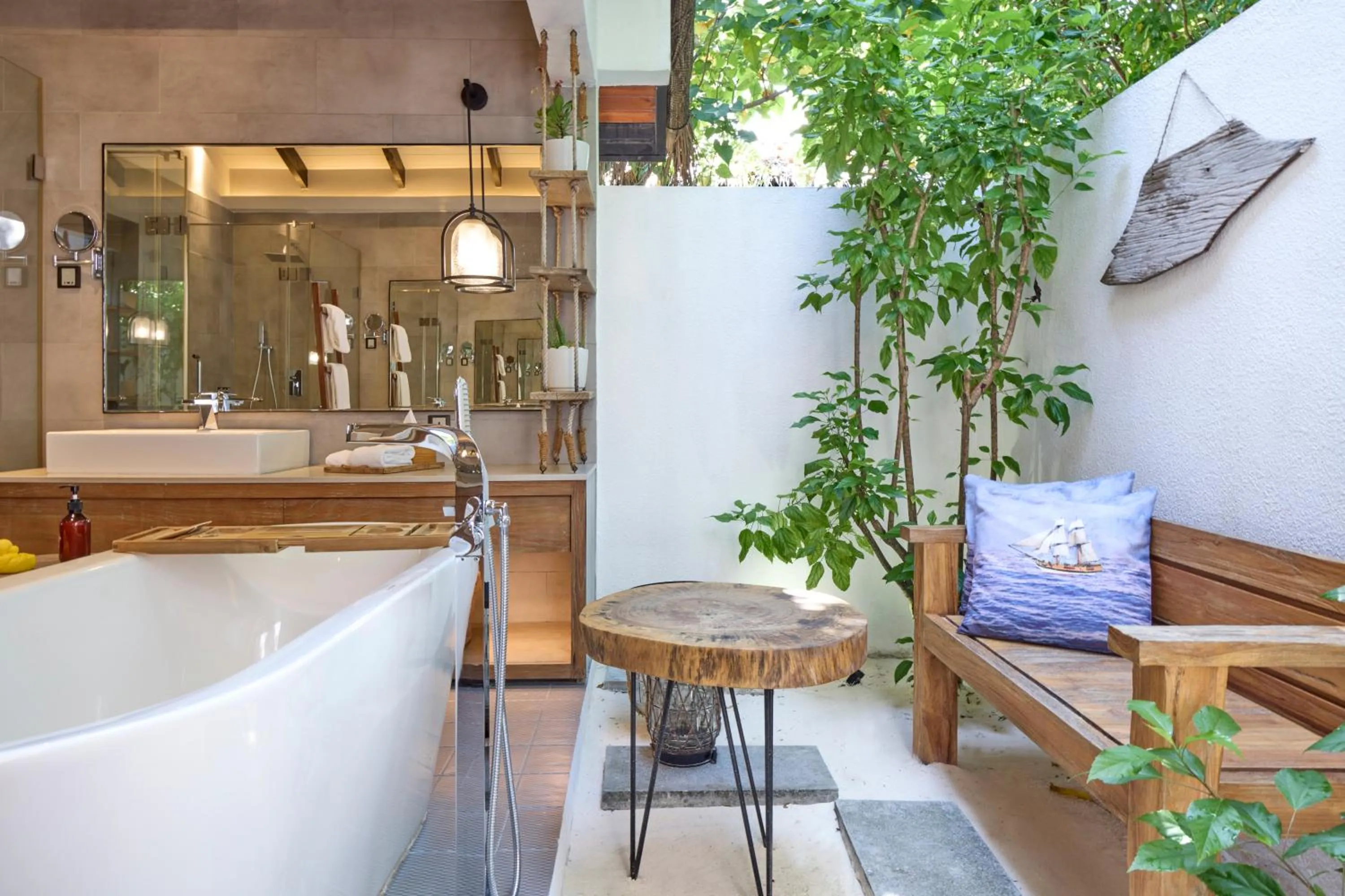 Bathroom in Grand Park Kodhipparu Maldives