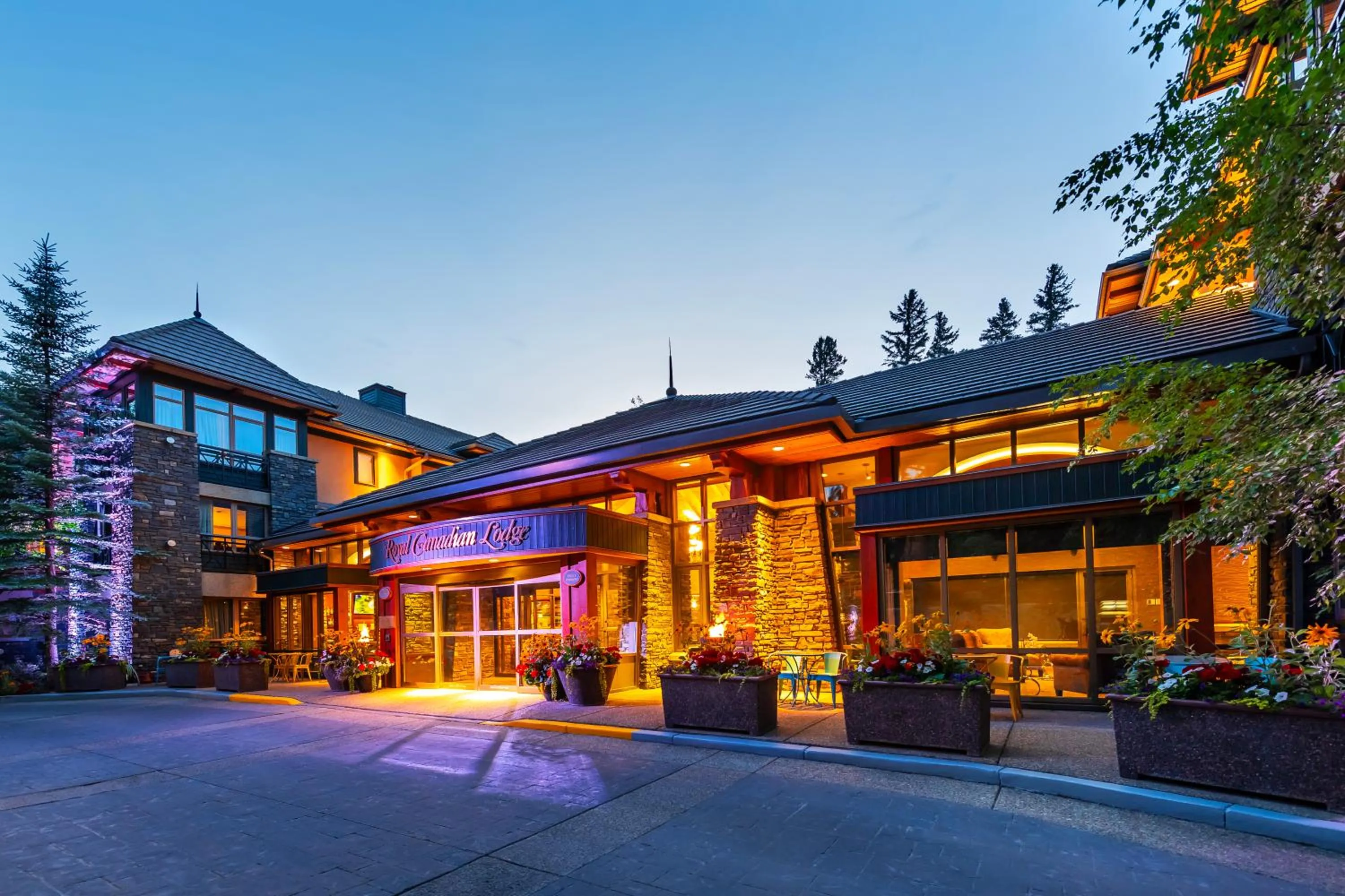 Facade/entrance in Royal Canadian Lodge