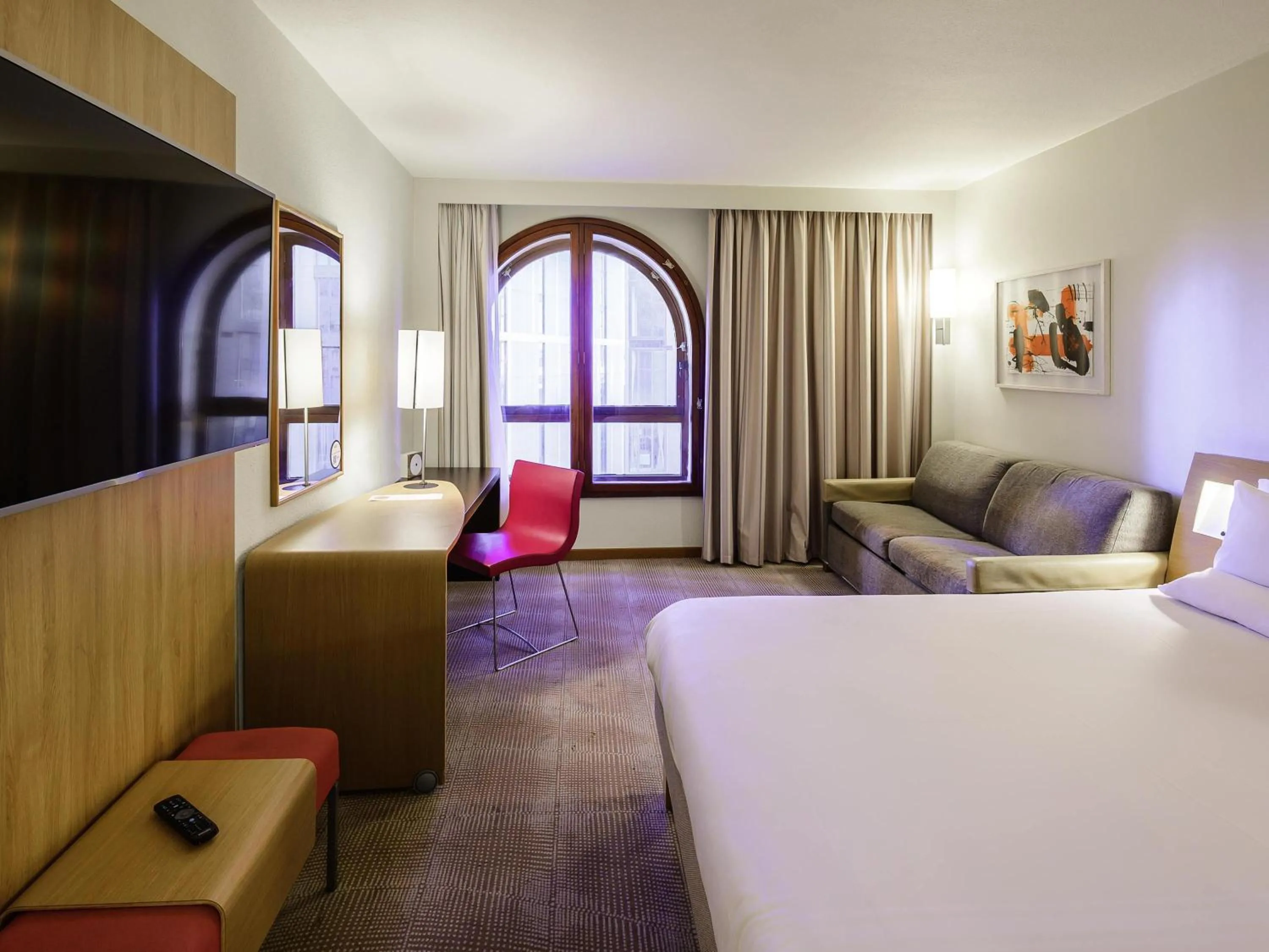 Bedroom, Bed in Novotel Birmingham Centre