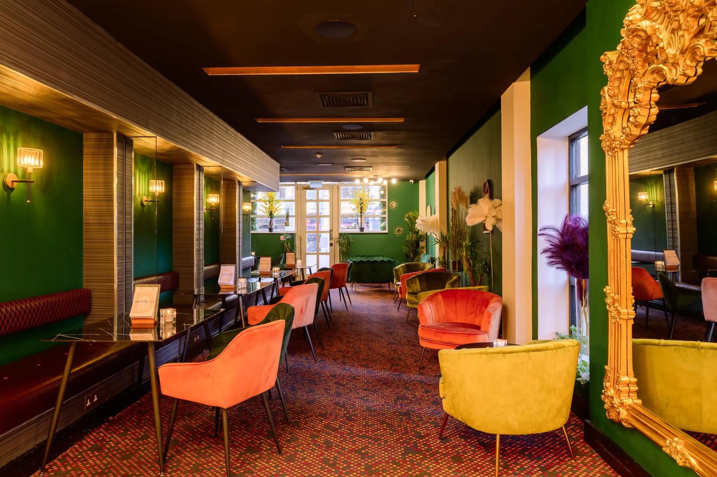 Lounge or bar in Novotel Birmingham Centre