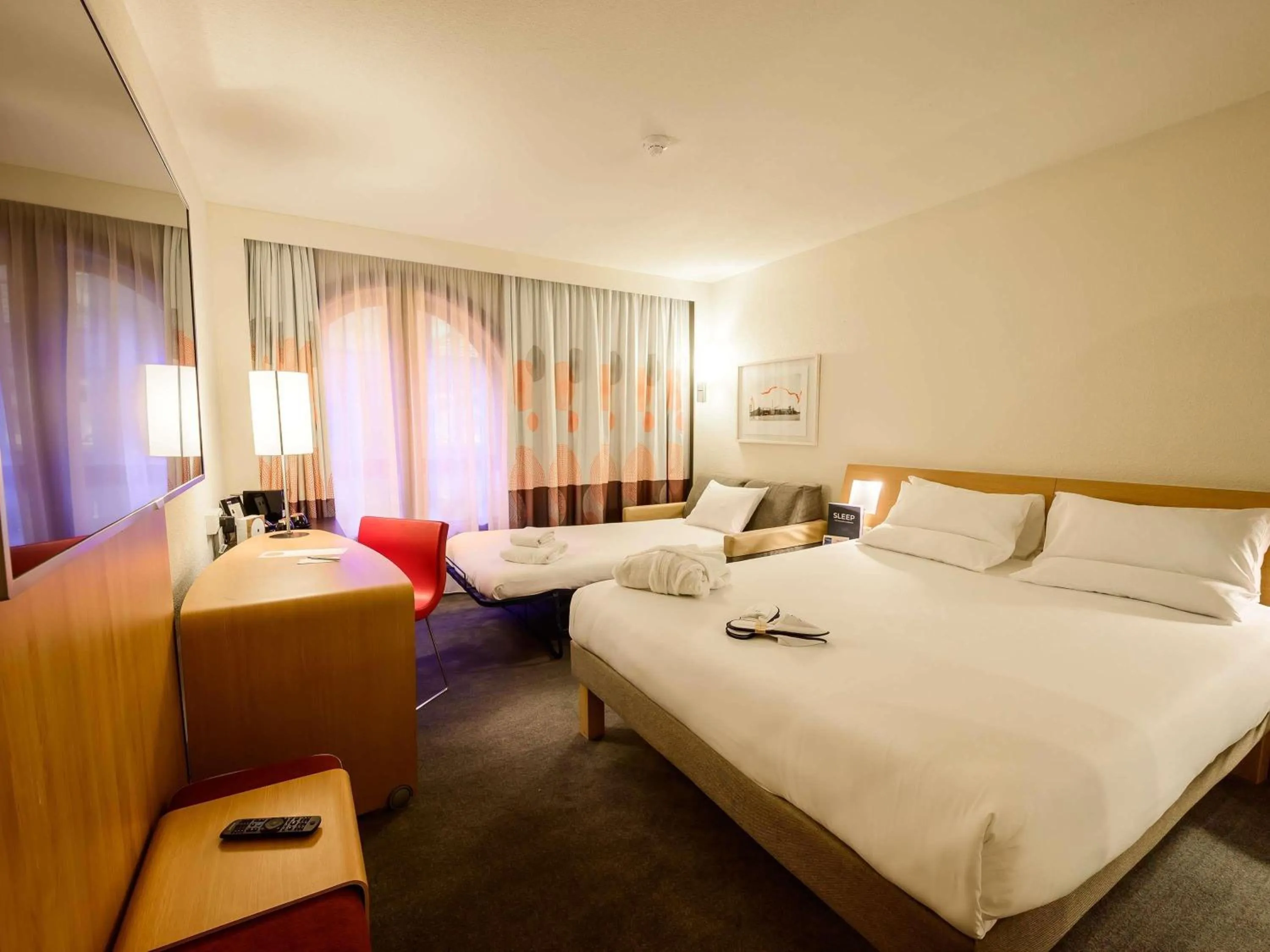 Other, Bed in Novotel Birmingham Centre