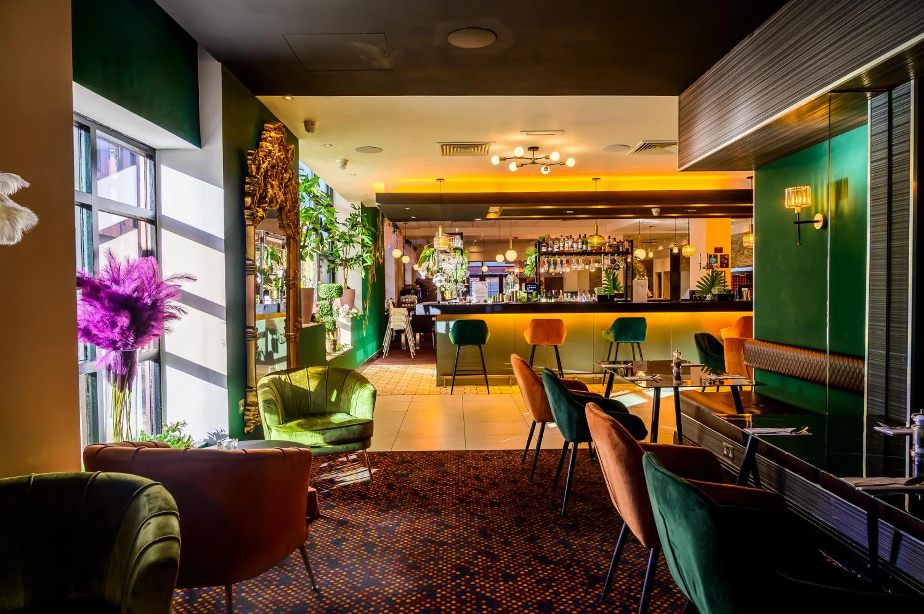 Lounge or bar in Novotel Birmingham Centre