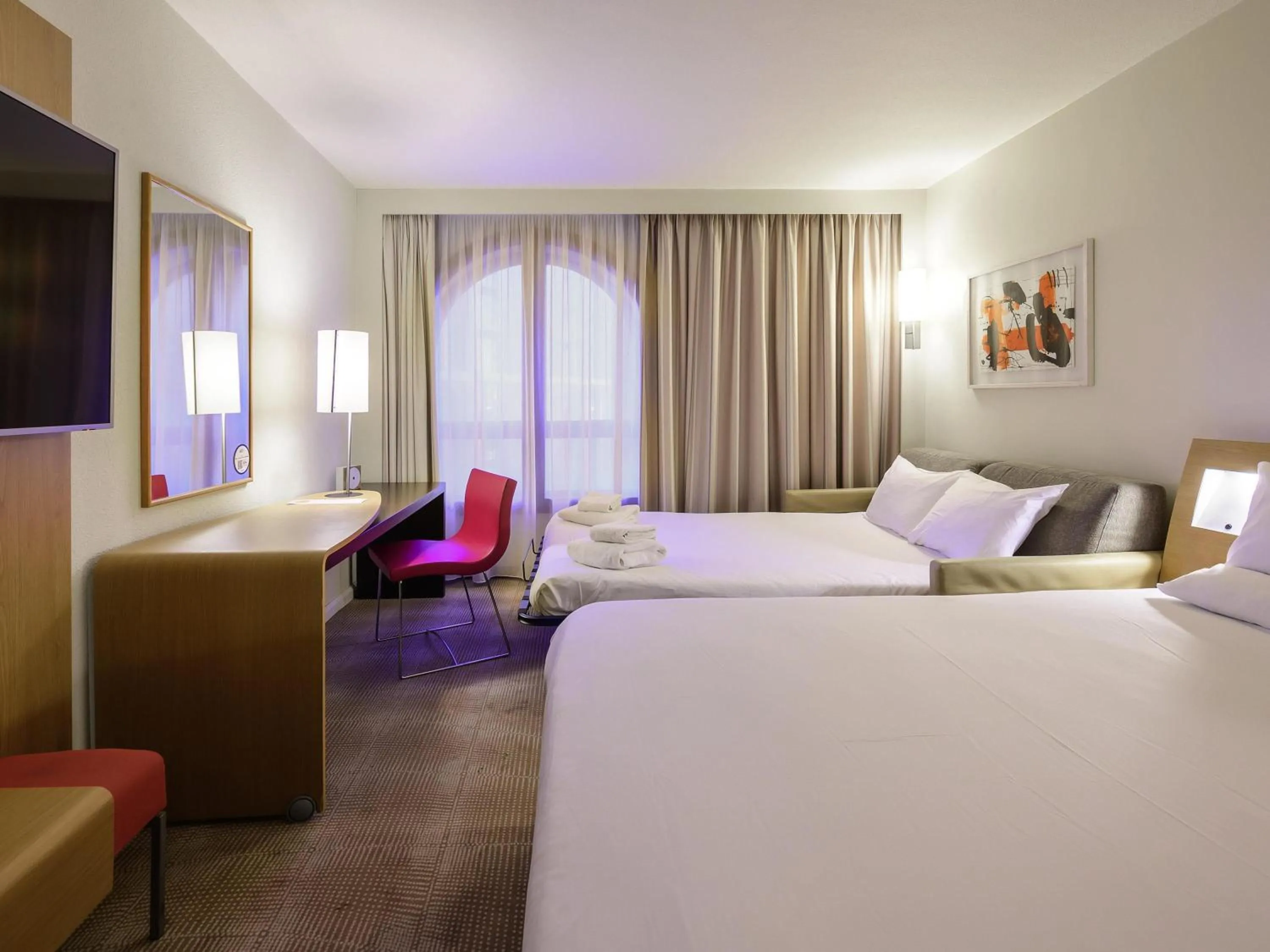 Bedroom, Bed in Novotel Birmingham Centre