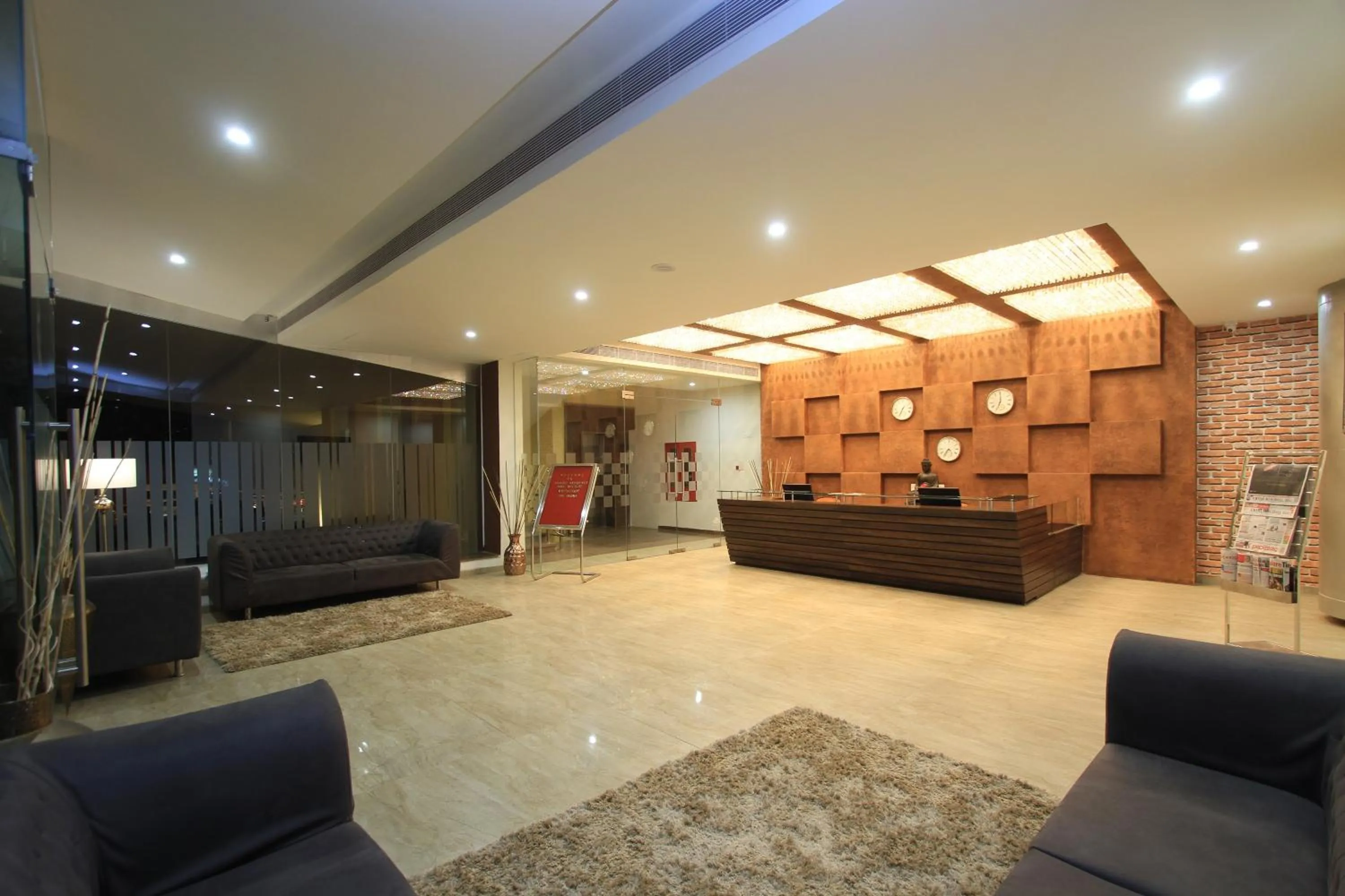 Lobby or reception in Icon Business Hotel by Bhagini