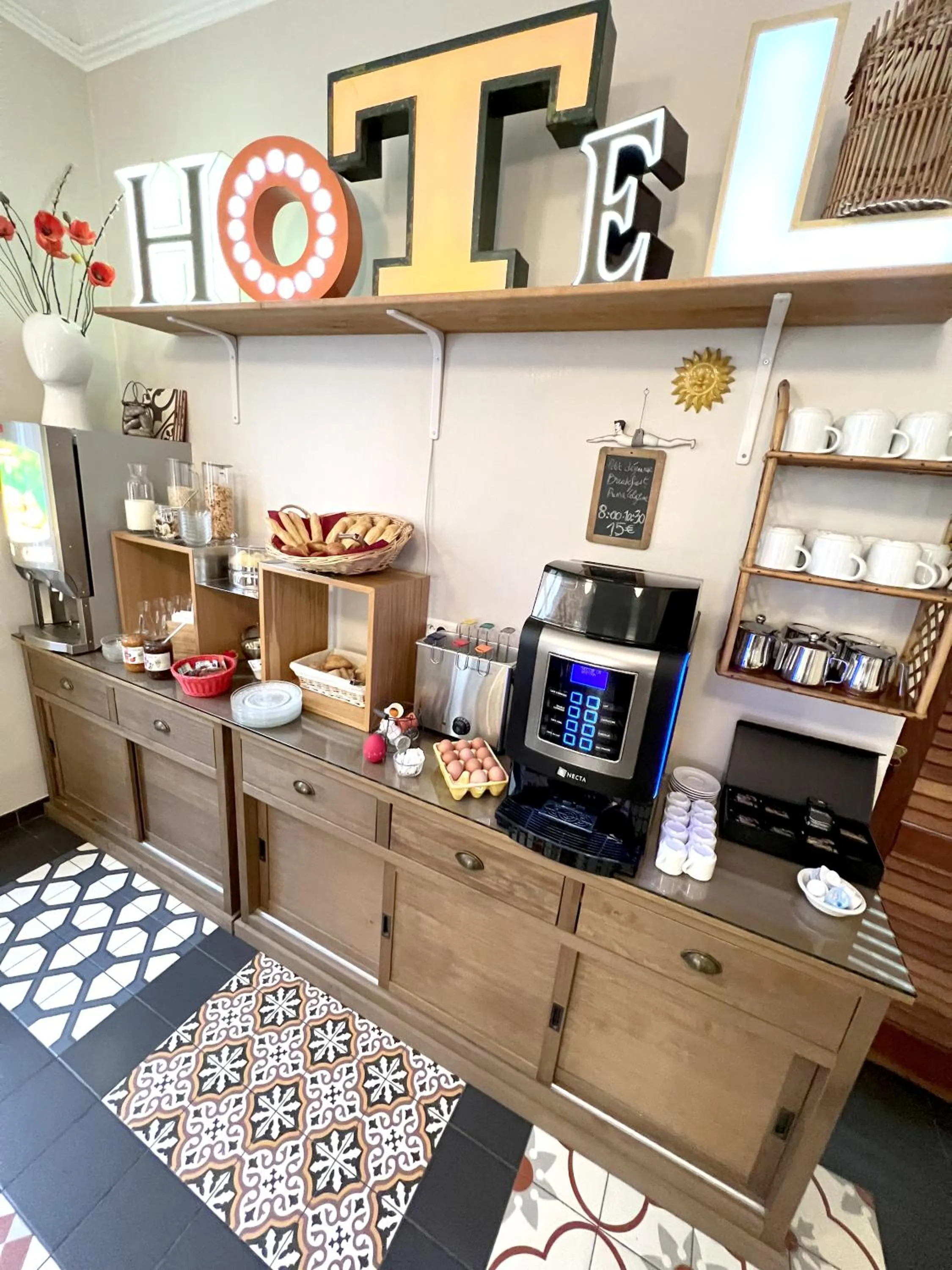 Food in Hôtel Cecil Adults only