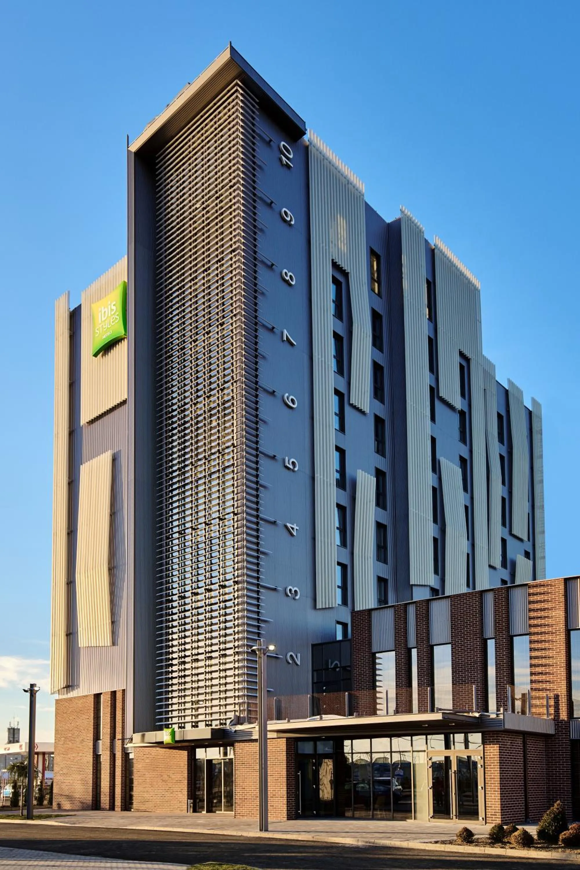 Property building in ibis Styles Arad