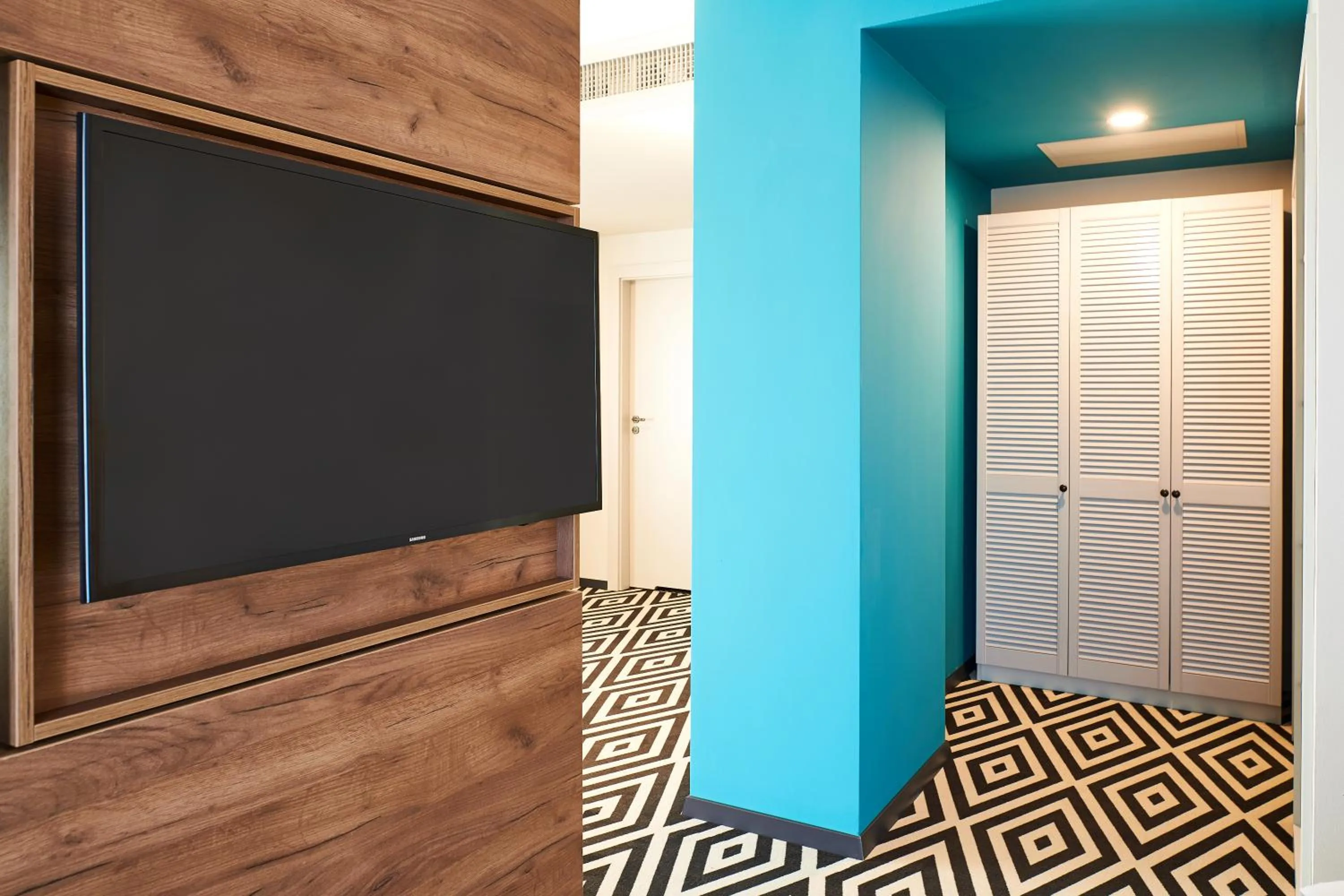 TV and multimedia in ibis Styles Arad