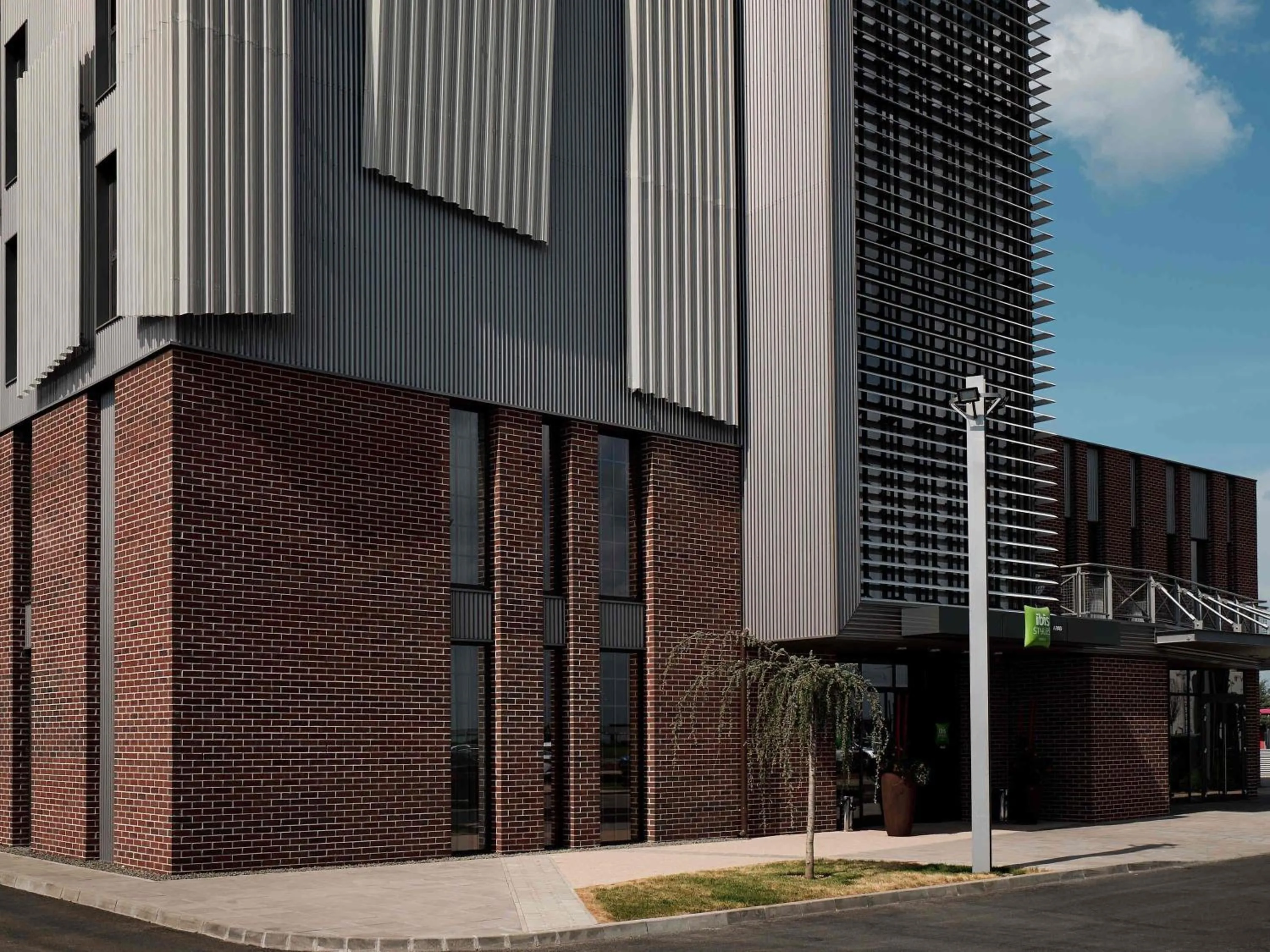 Property building in ibis Styles Arad