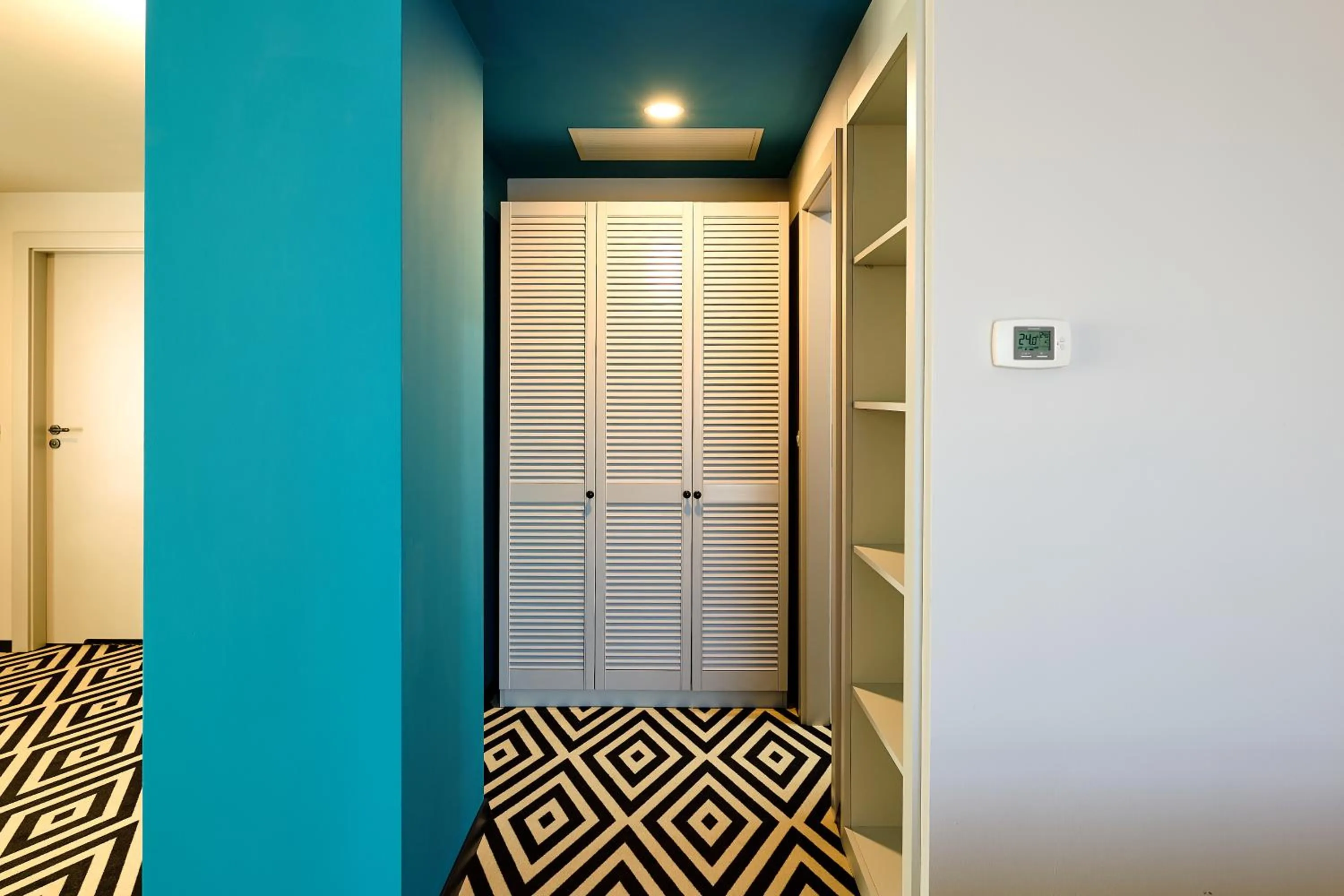 wardrobe in ibis Styles Arad