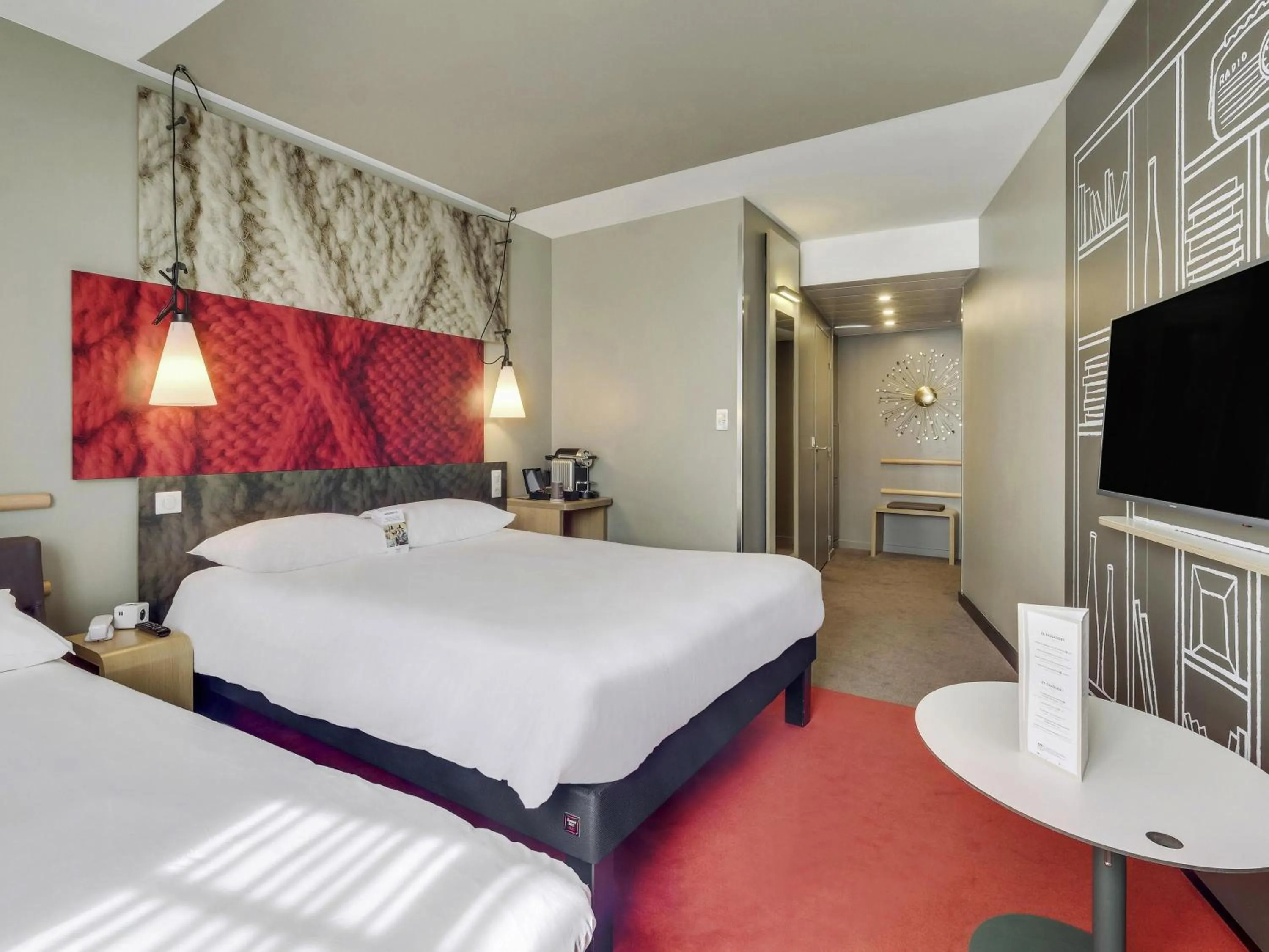 Bedroom, Bed in ibis Saint Germain en Laye Centre