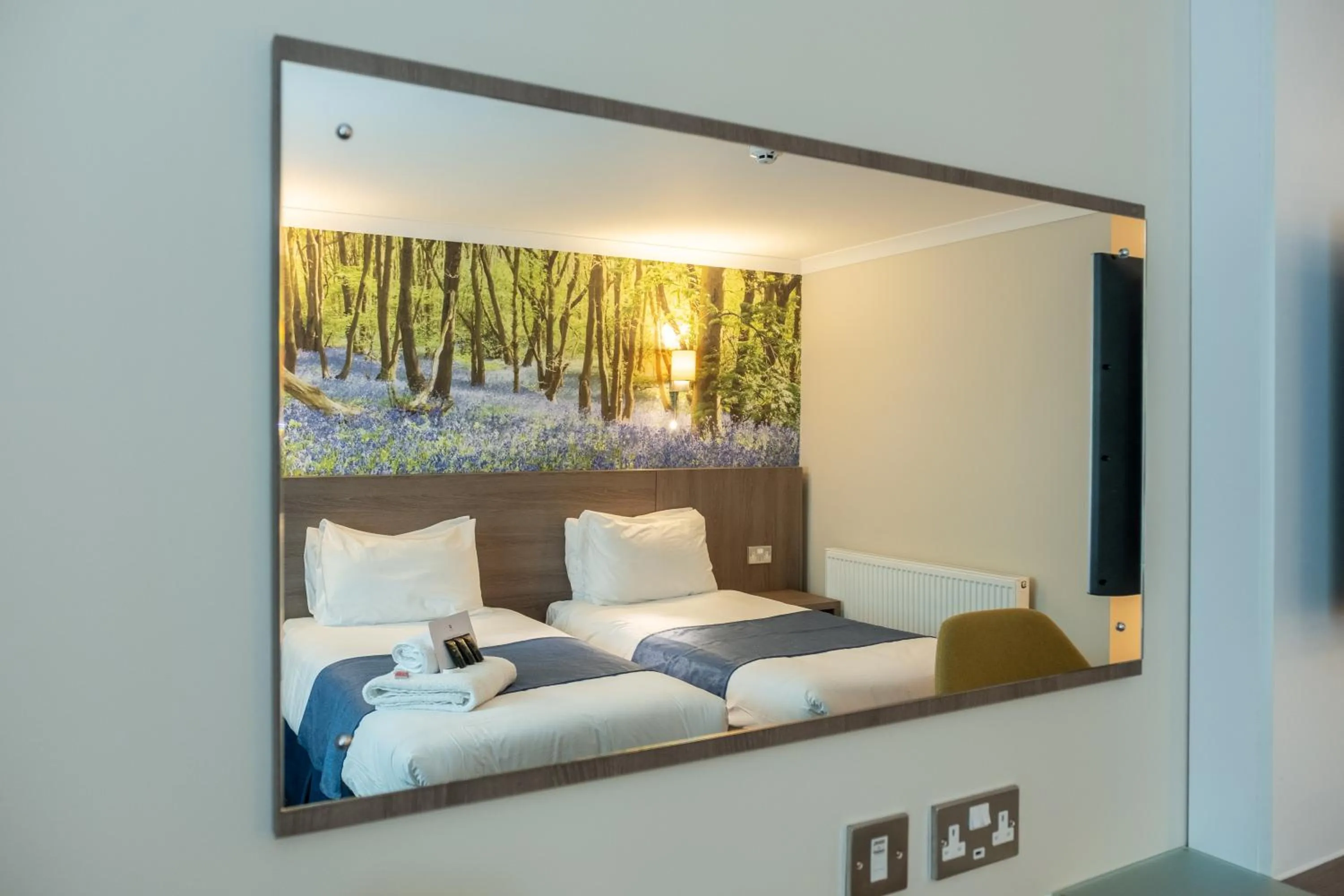 Bed in Burleigh Court Hotel and Leisure