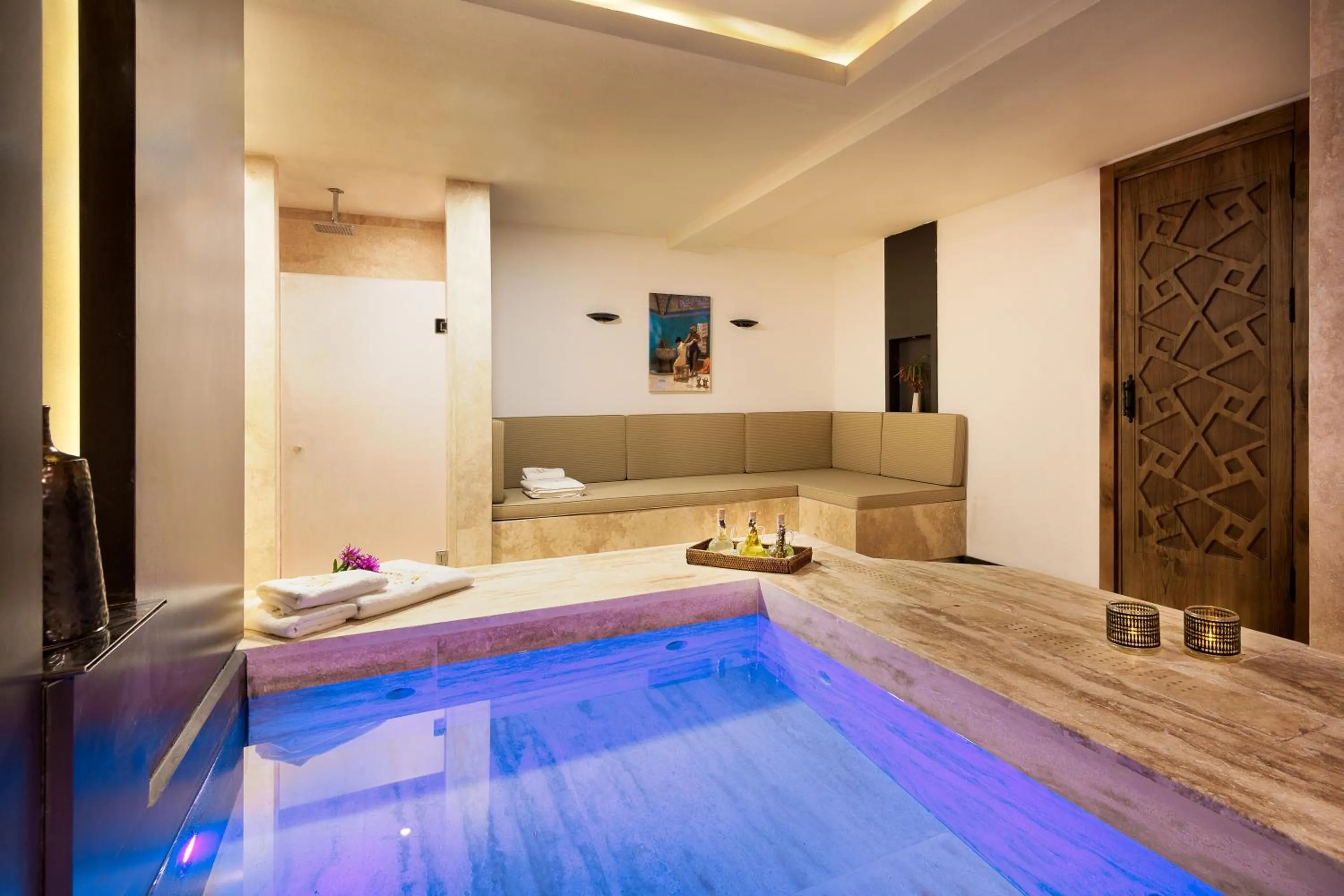 Hot Tub, Bed in Le Meridien Bodrum Beach Resort