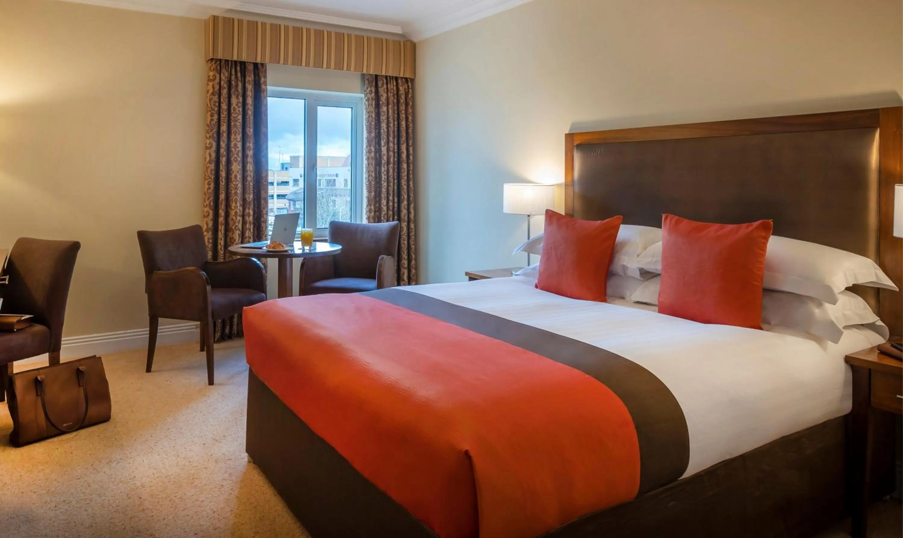 Bedroom, Bed in Temple Gate Hotel