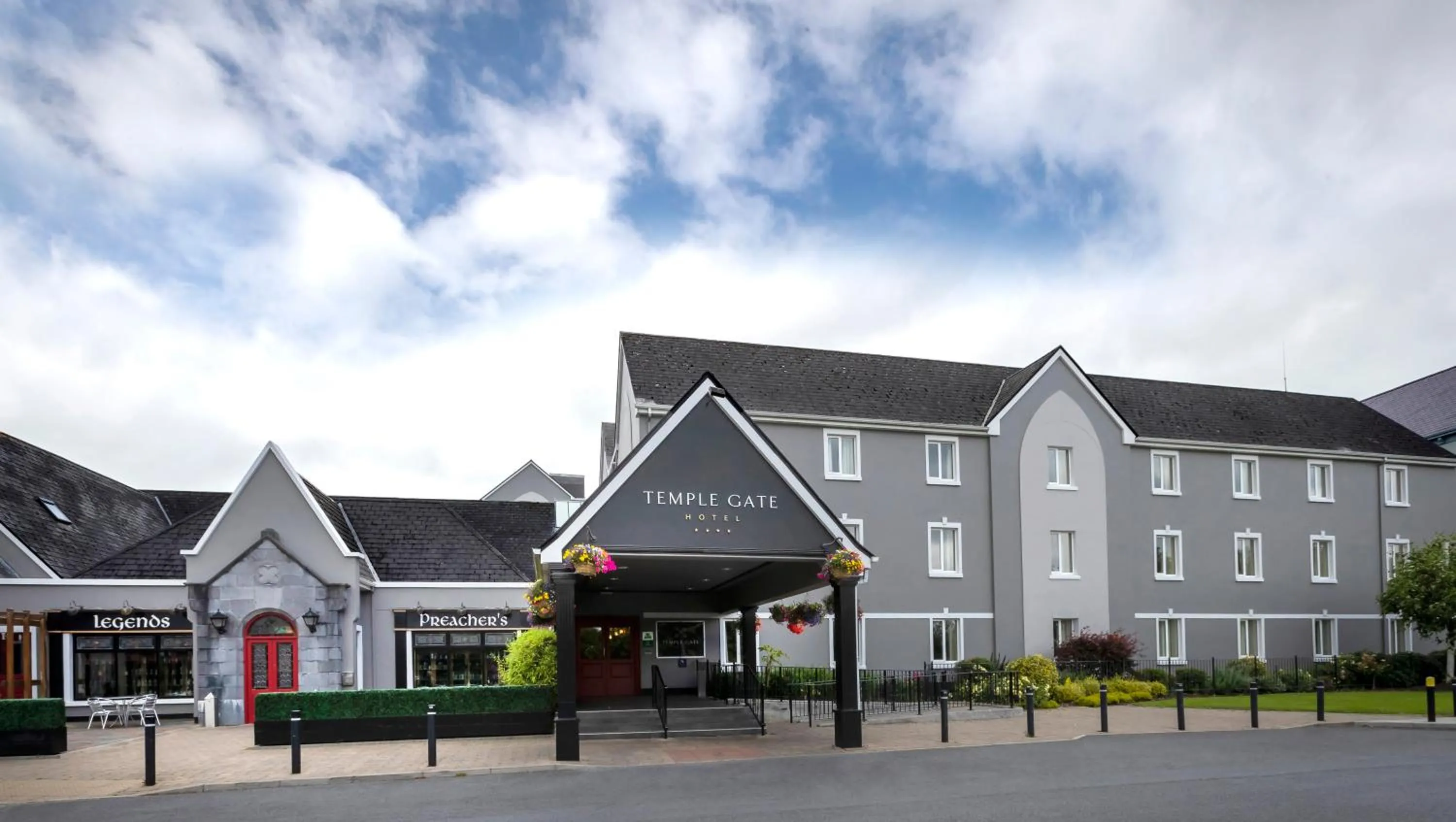 Property building in Temple Gate Hotel