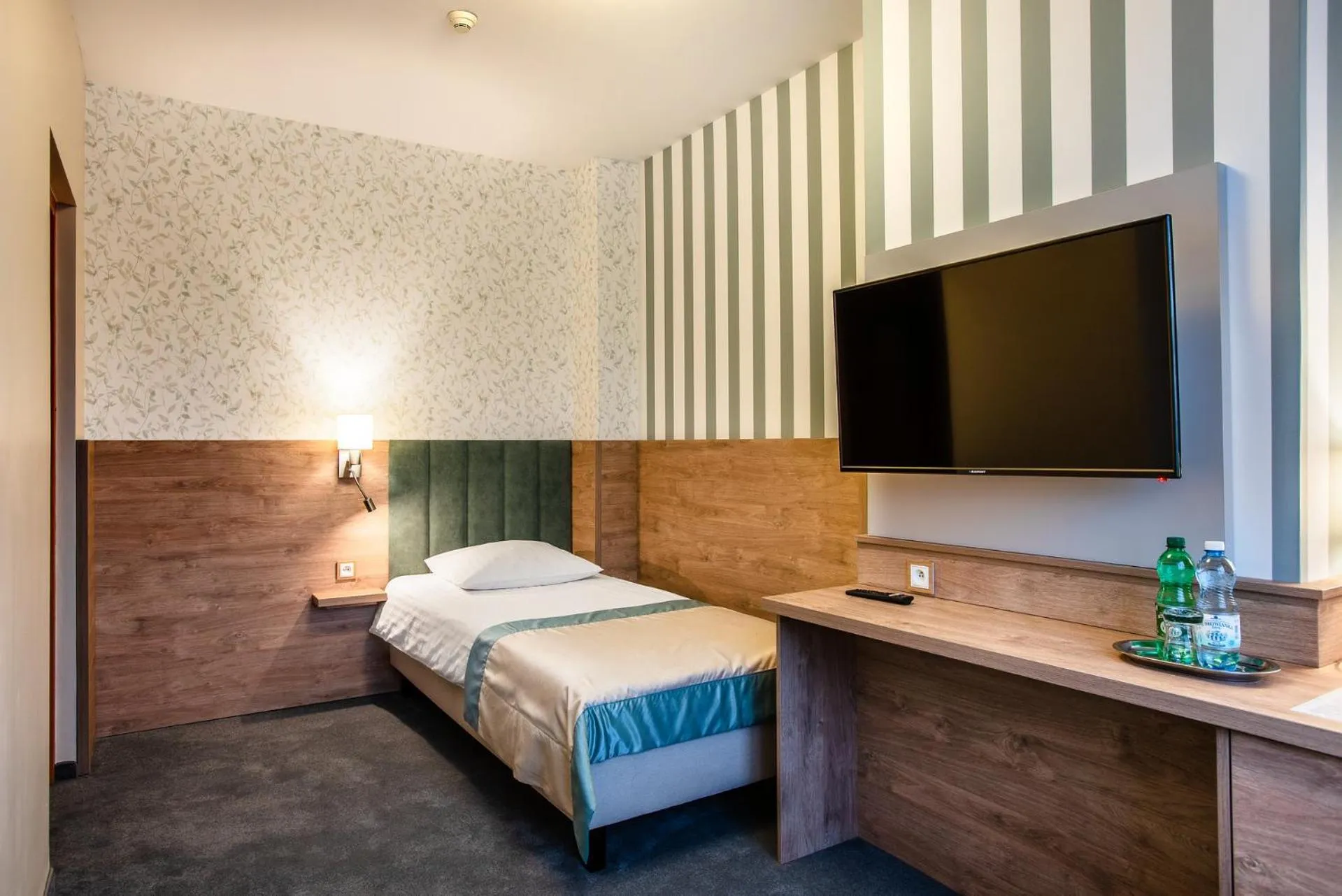 Photo of the whole room, Bed in Hotel La Mar