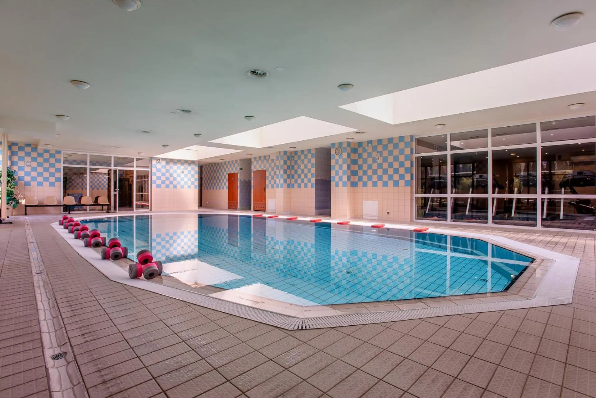 Swimming pool in Hotel La Mar