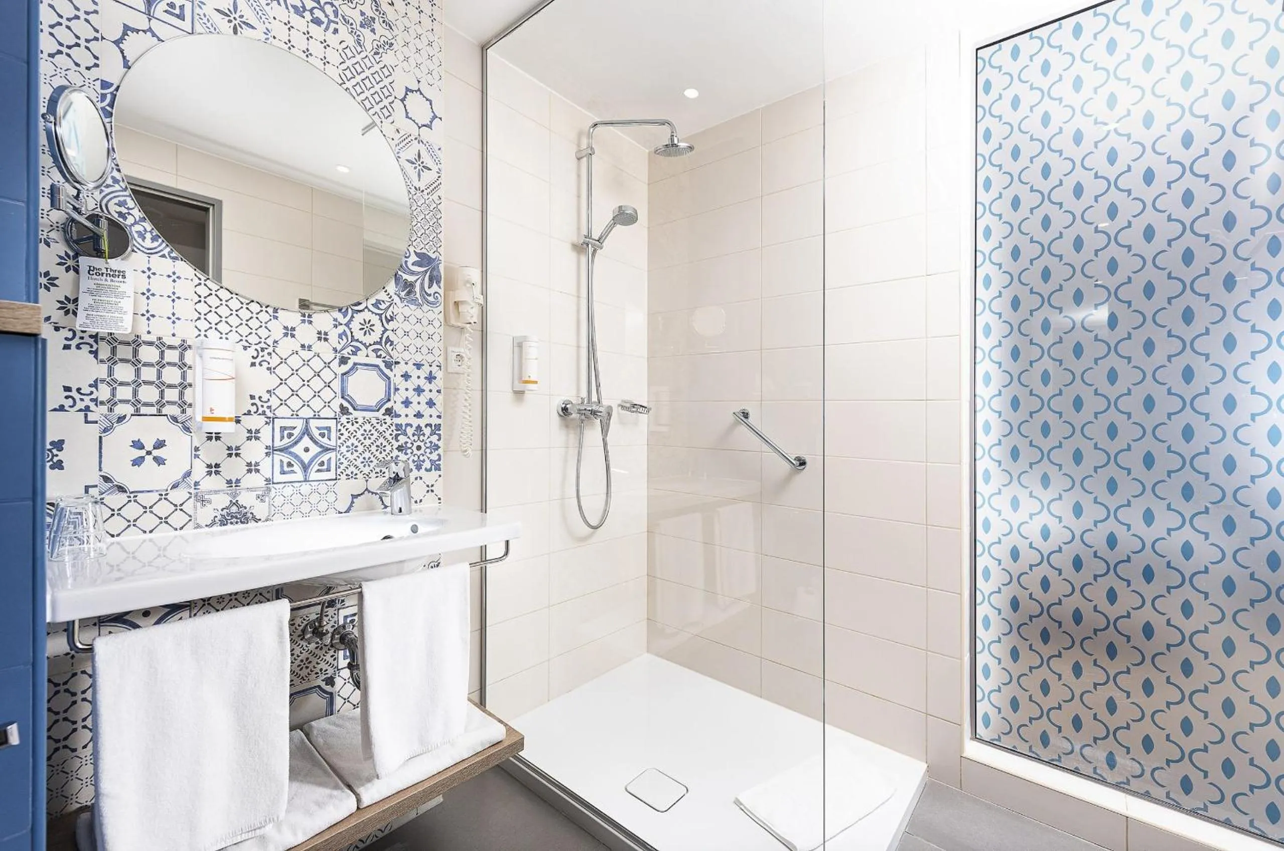 Shower in Three Corners Lifestyle Hotel