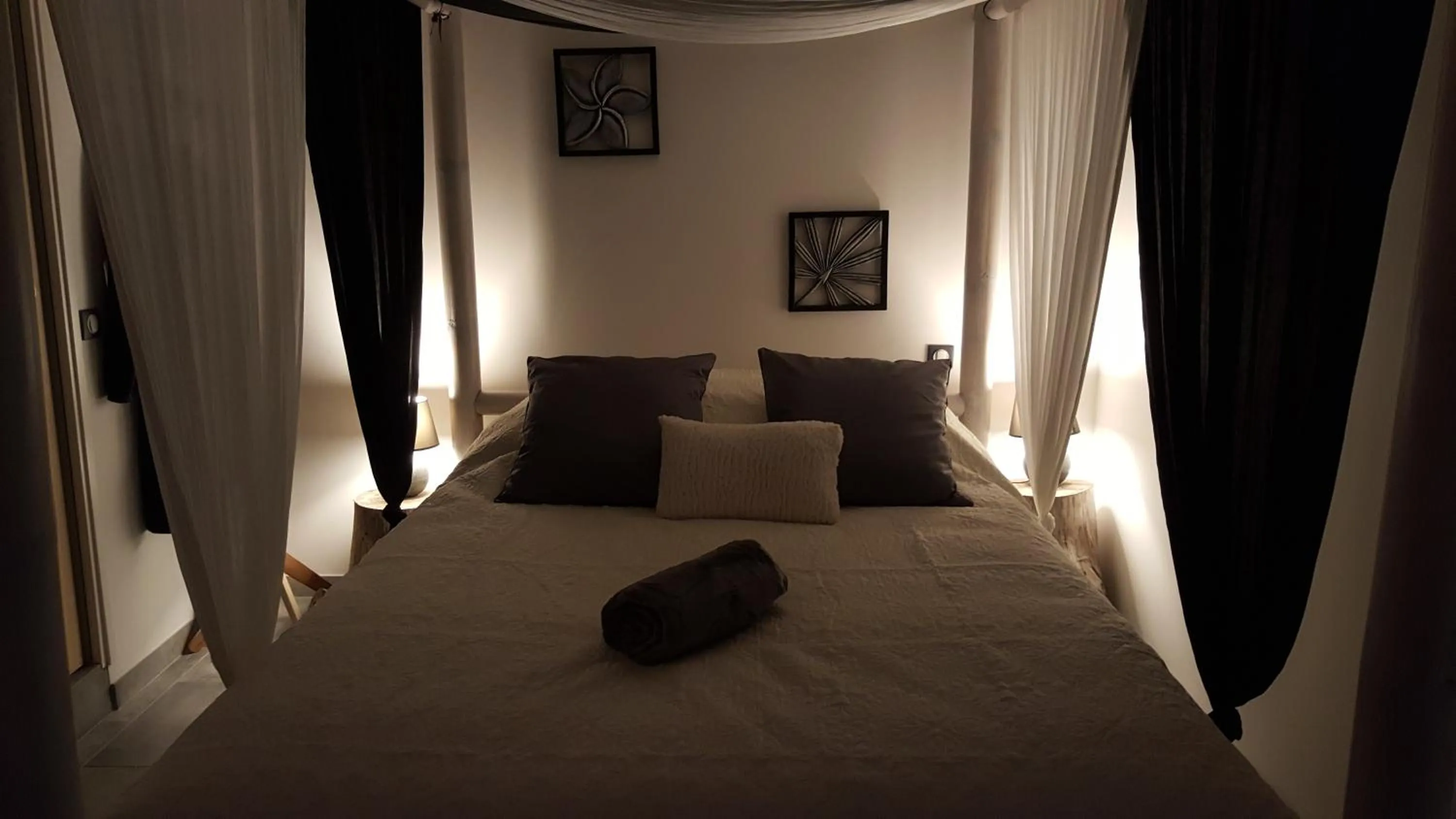 Bed in Au Charme de Pépiole