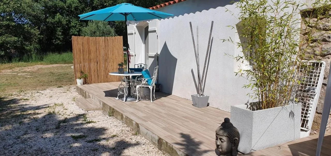 Balcony/Terrace in Au Charme de Pépiole