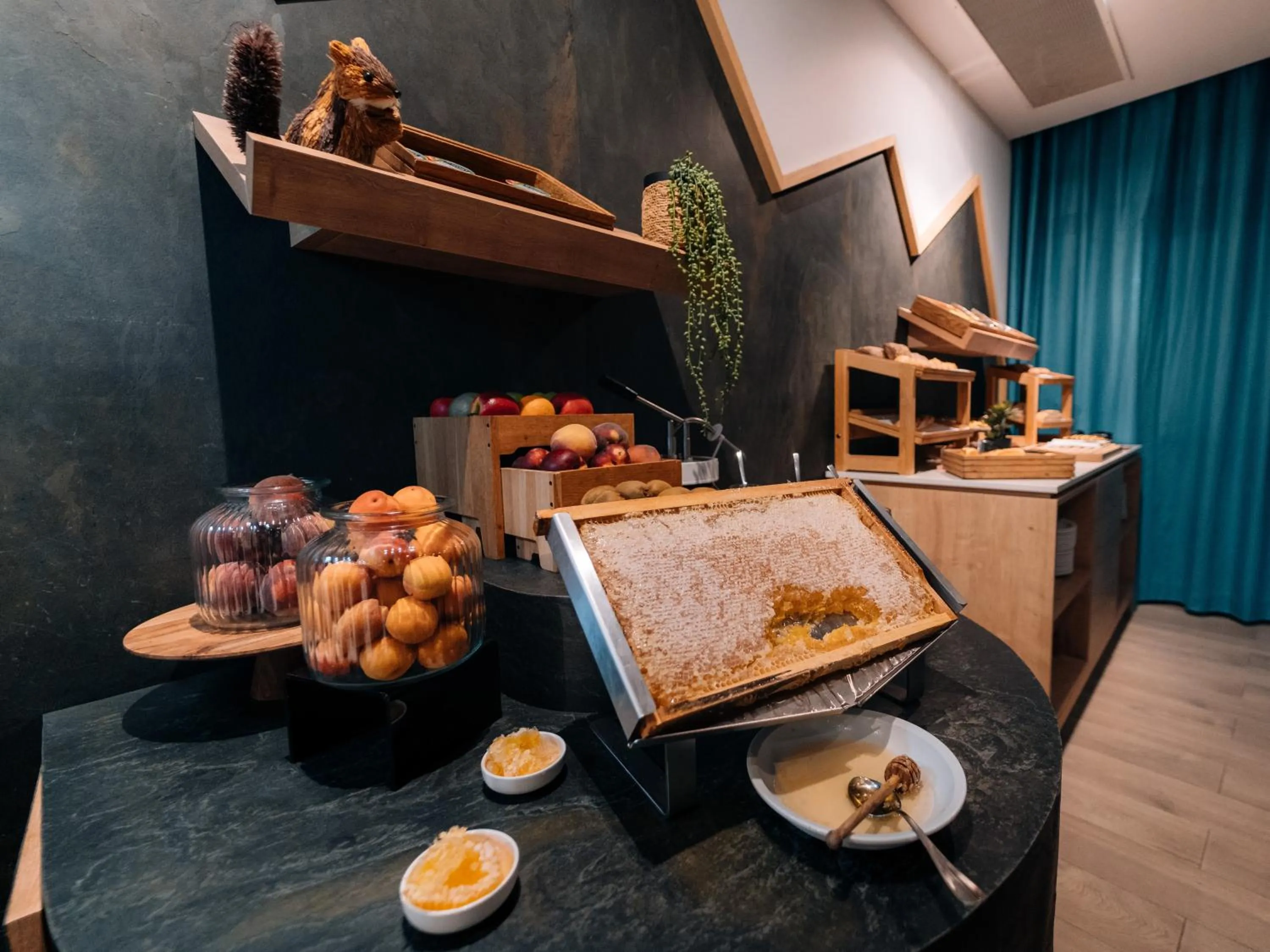 Food and drinks in Golden Tulip Aix les Bains - Hotel & Spa