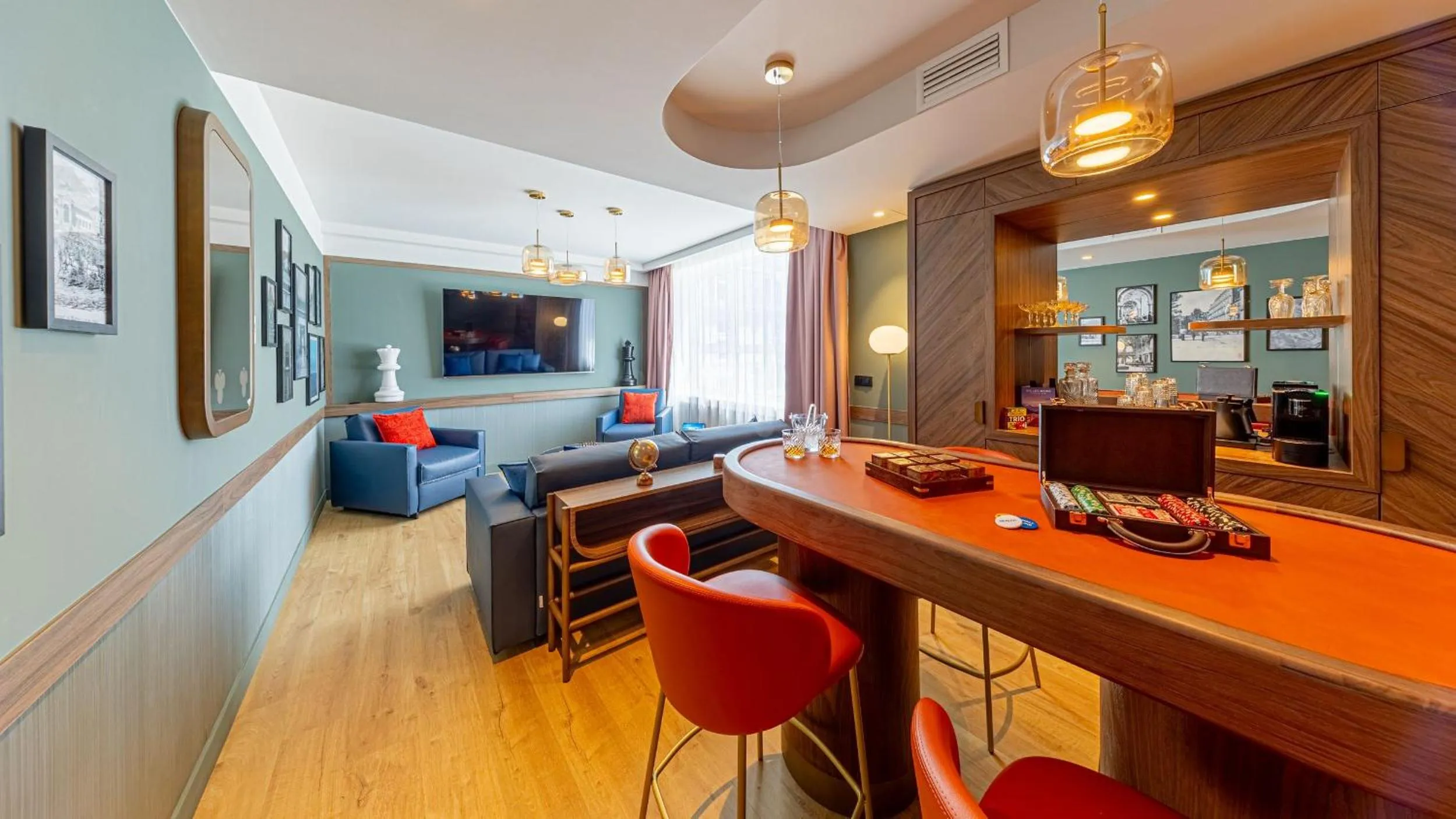 TV and multimedia in Golden Tulip Aix les Bains - Hotel & Spa