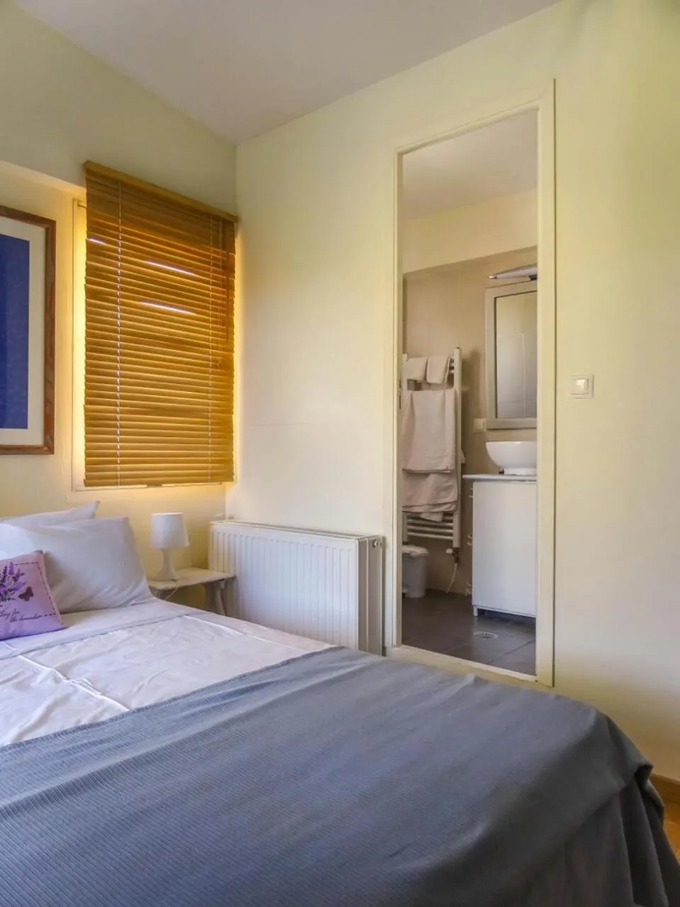 Photo of the whole room, Bed in St. Thomas Bed and Breakfast