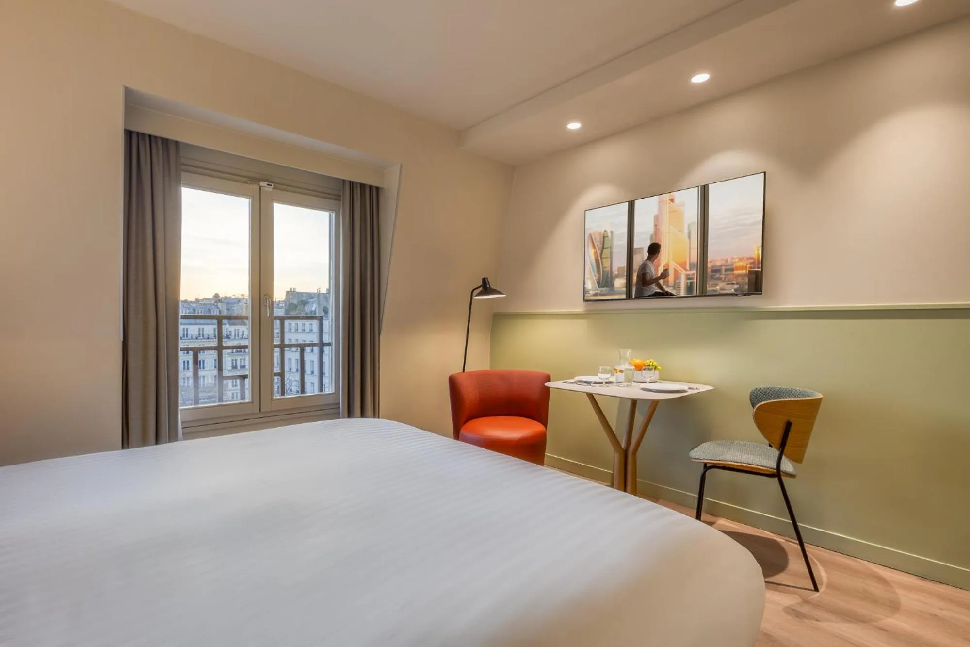 Bed in Citadines Les Halles Paris