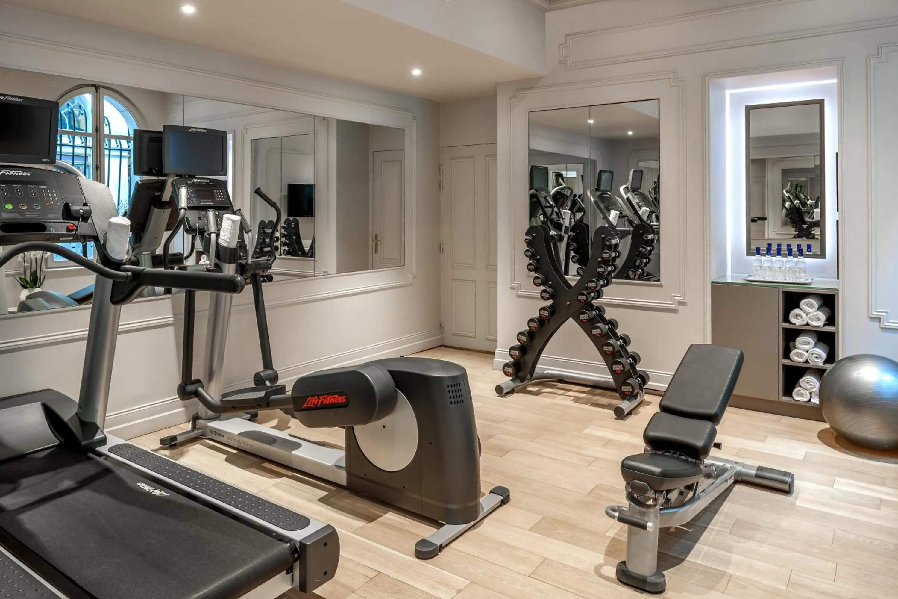 Fitness centre/facilities in La Clef Louvre Paris by The Crest Collection