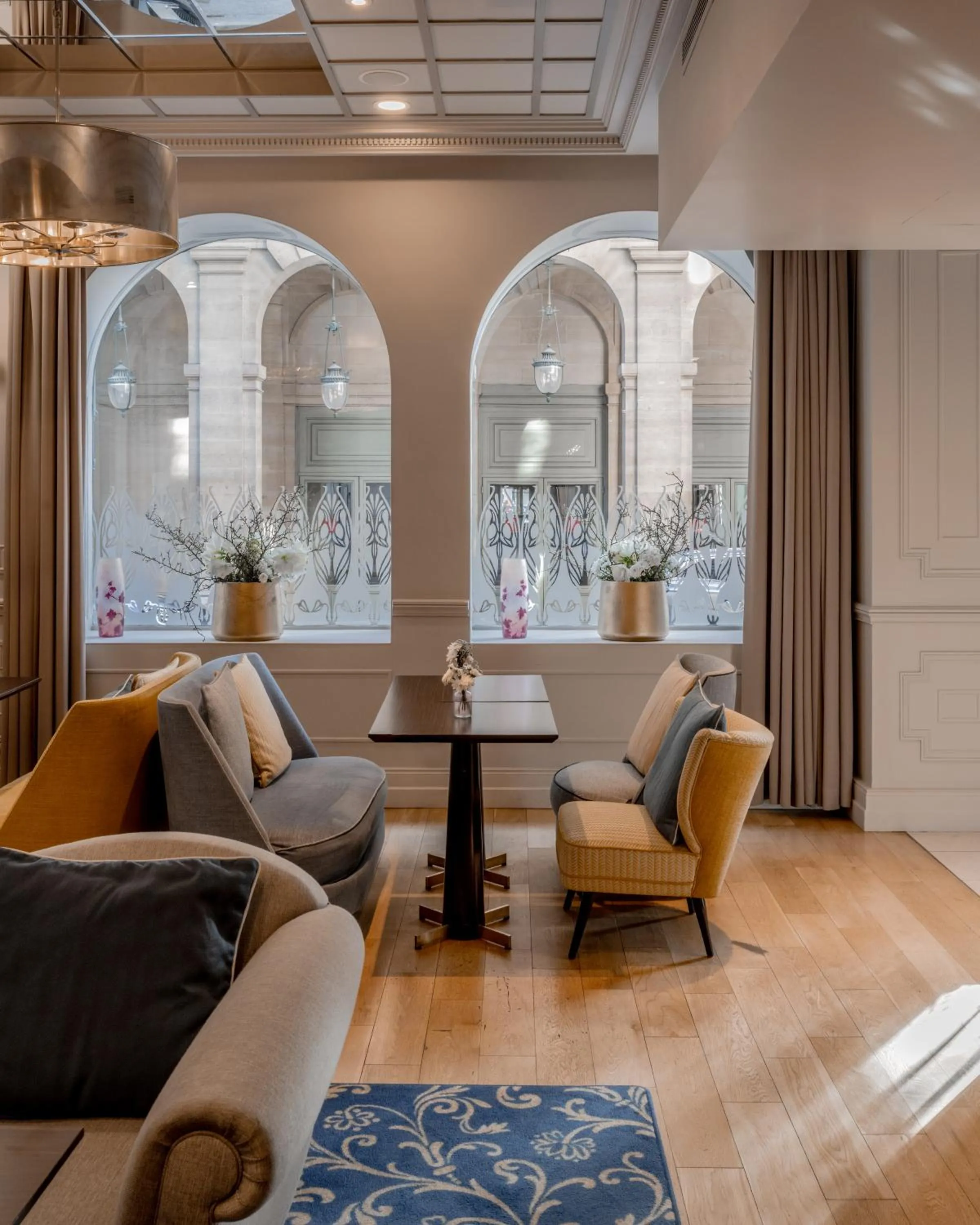 Lounge or bar in La Clef Louvre Paris by The Crest Collection