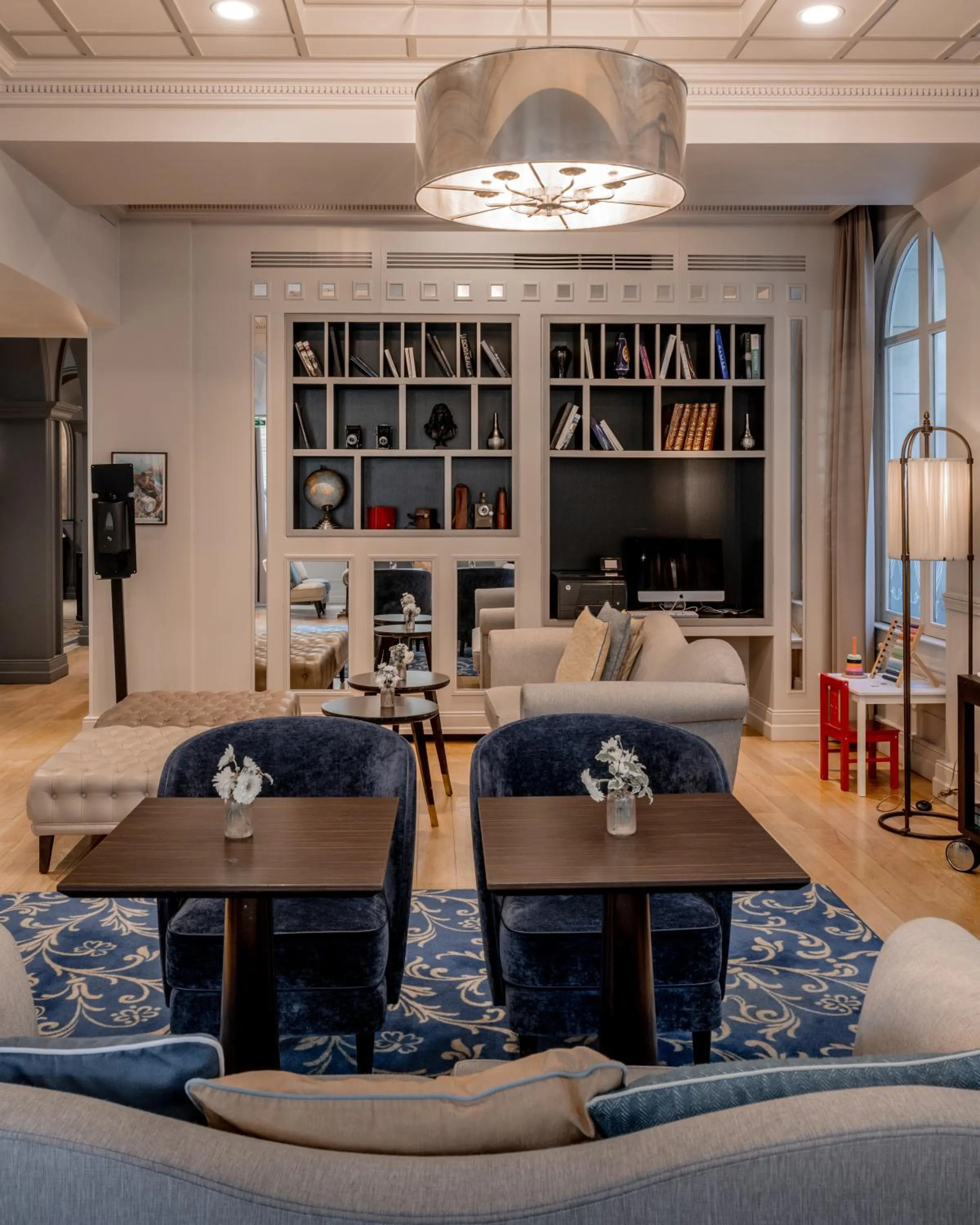 Lounge or bar in La Clef Louvre Paris by The Crest Collection