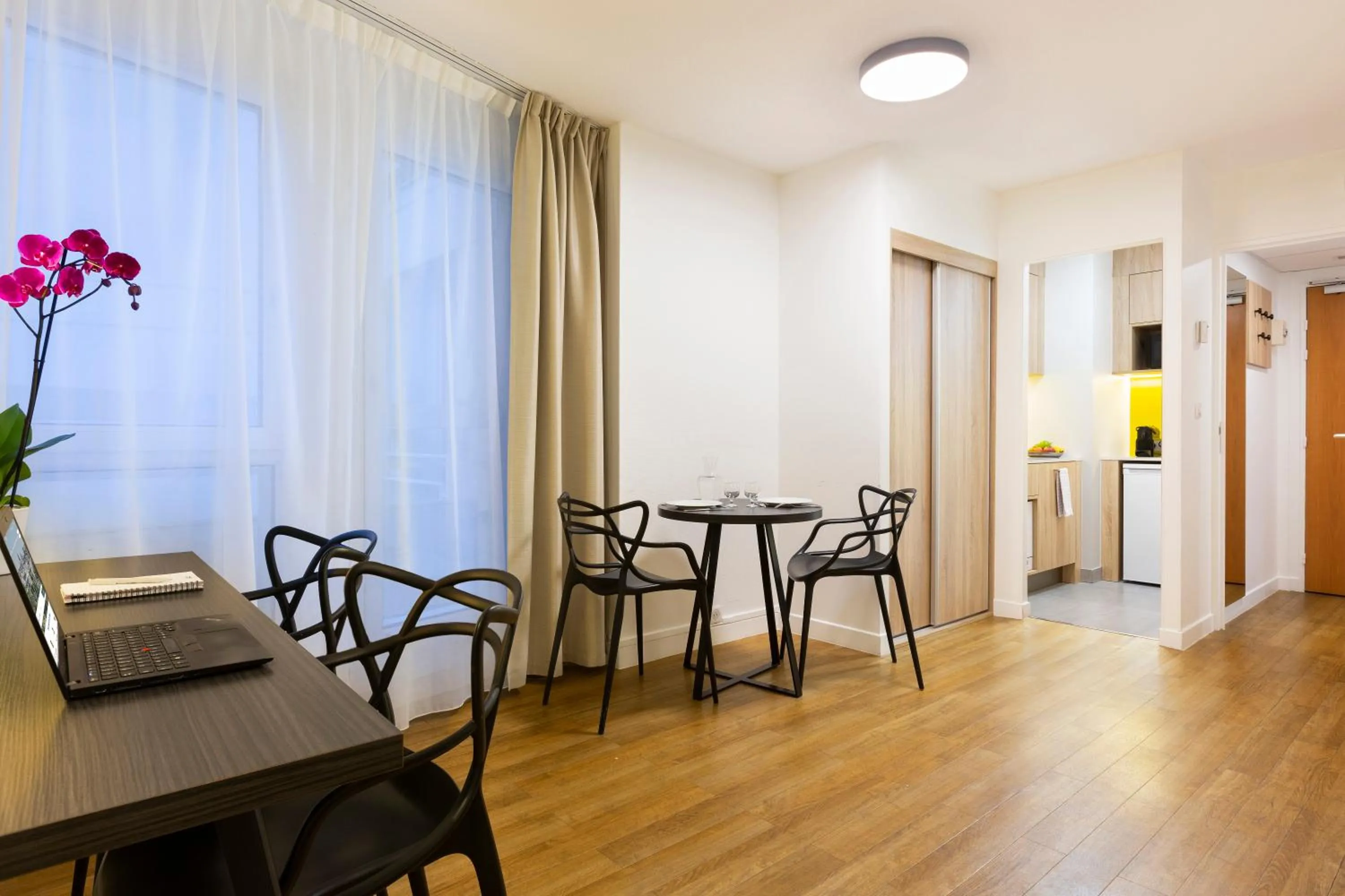 Living room in Citadines Tour Eiffel Paris