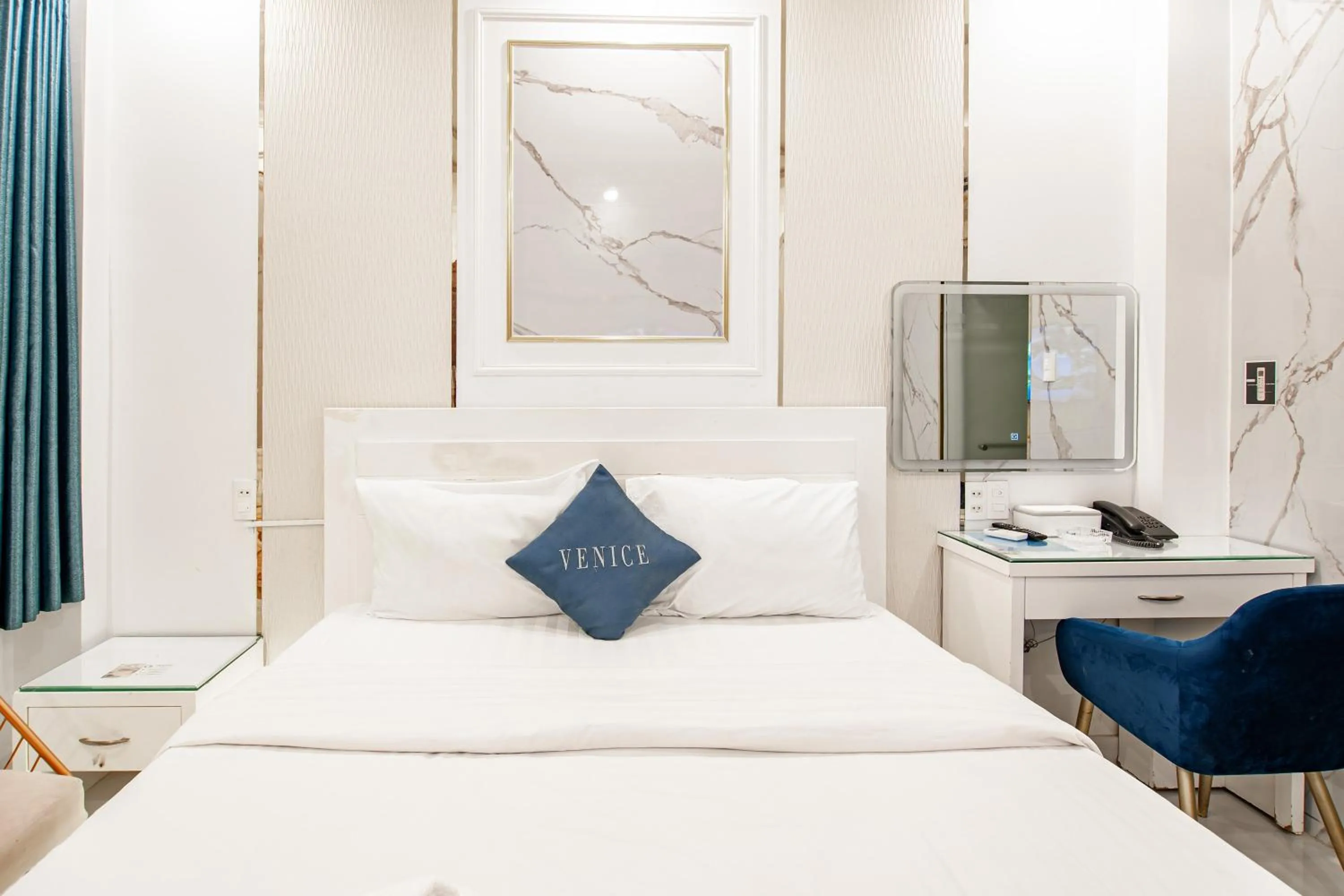 Bedroom, Bed in Venice Hotel