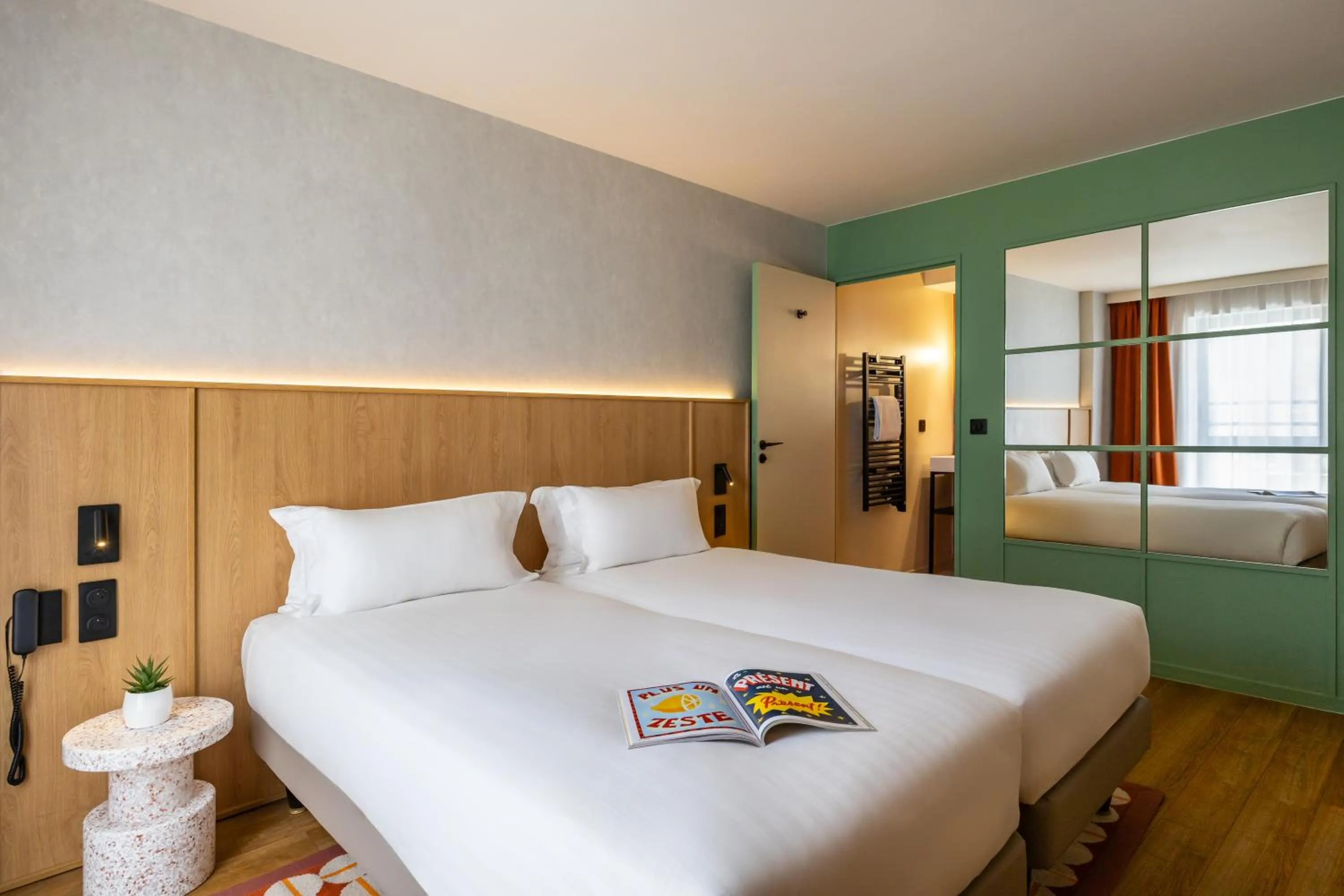 Bed in Citadines République Paris