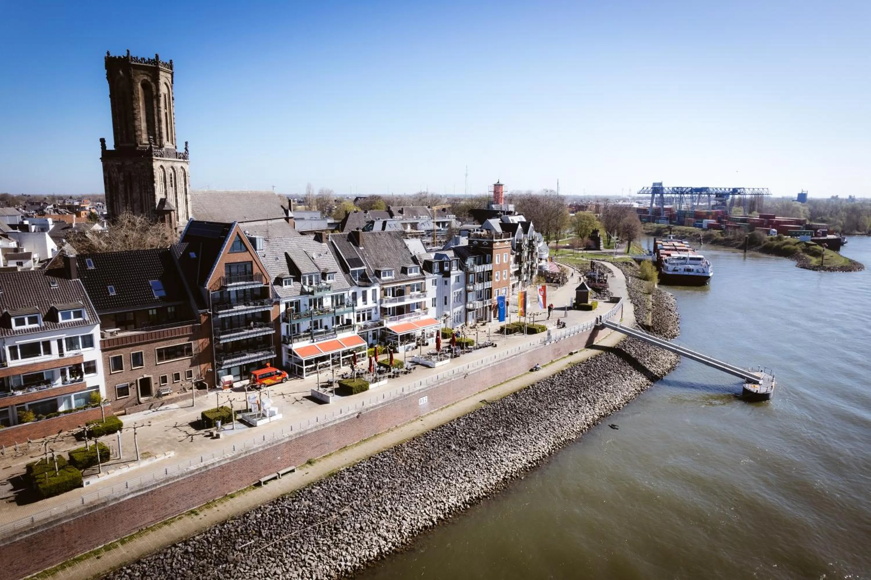 Property building in Hotel Rheinpromenade8